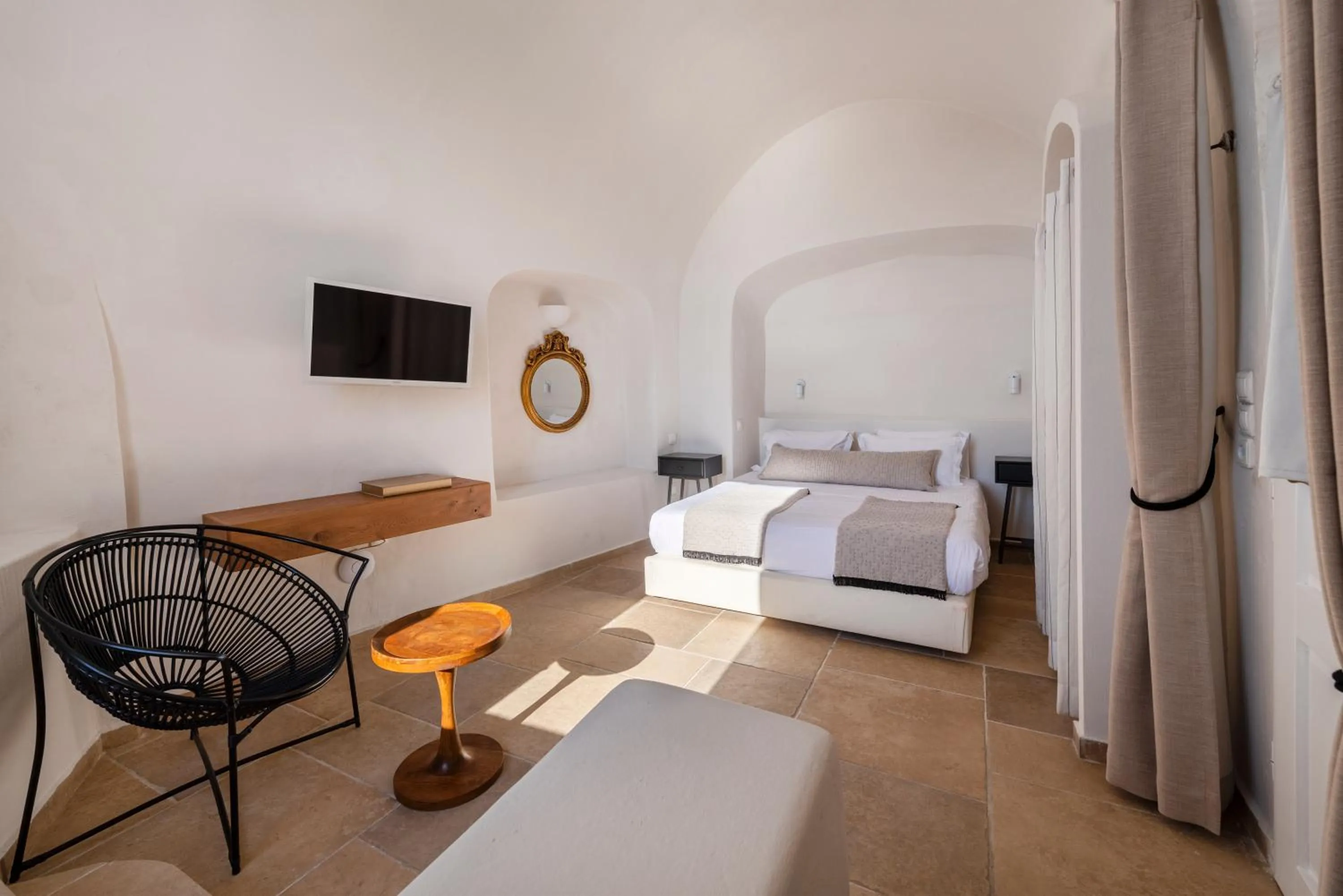 Bed in La Maltese Estate