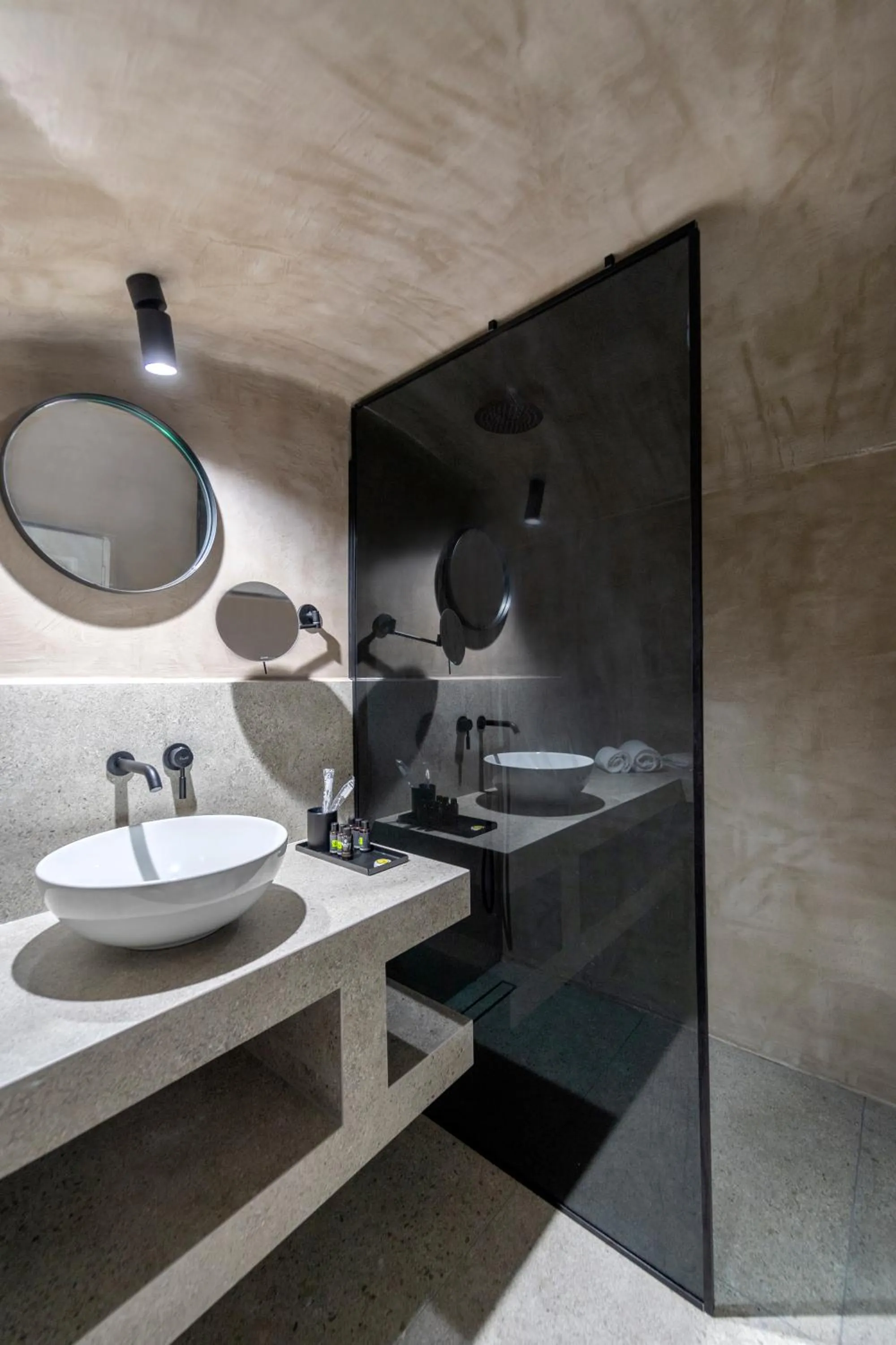 Shower in La Maltese Estate