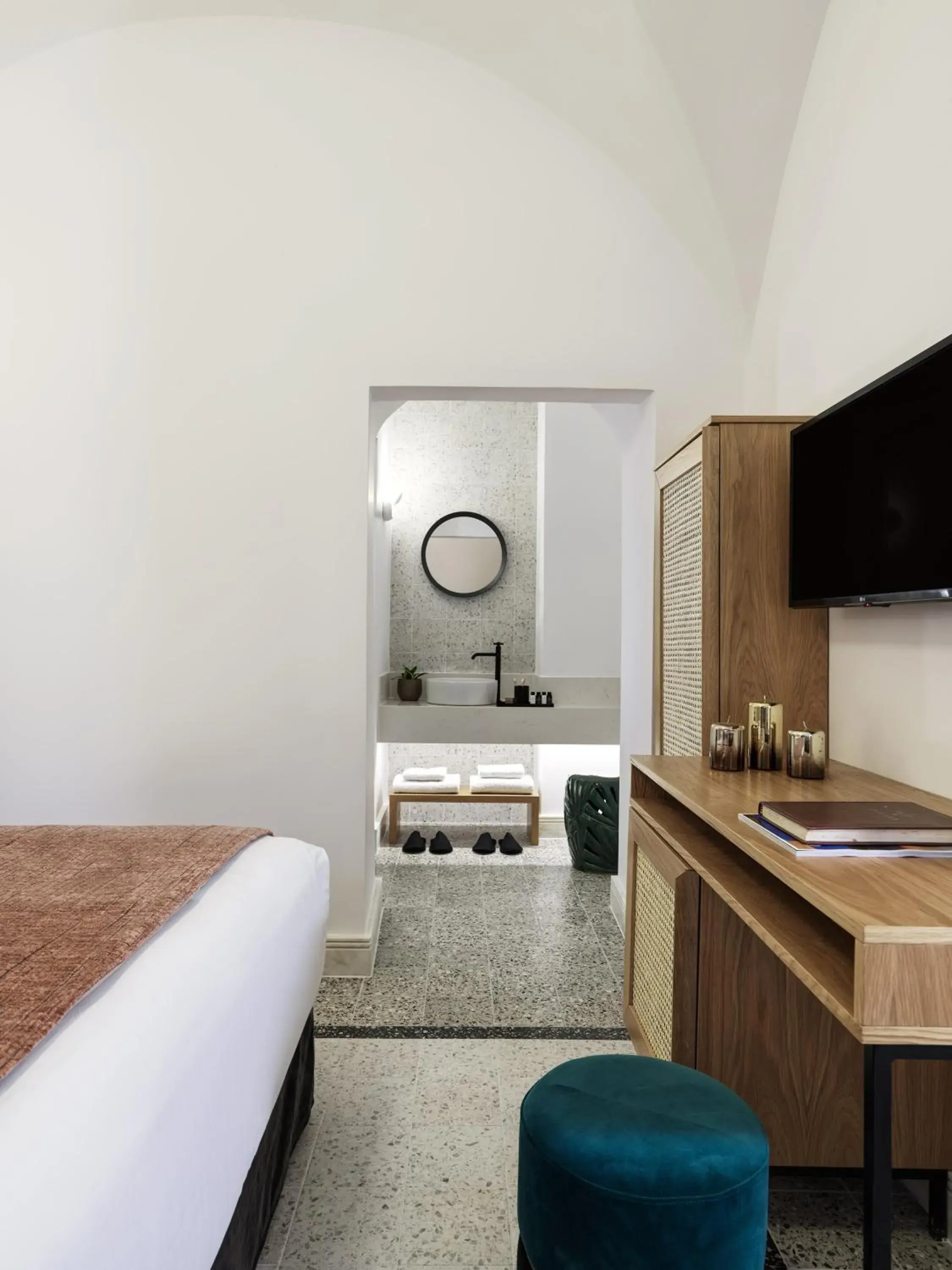 Mansion Double Room in La Maltese Estate Mansion Double Room in La Maltese Estate