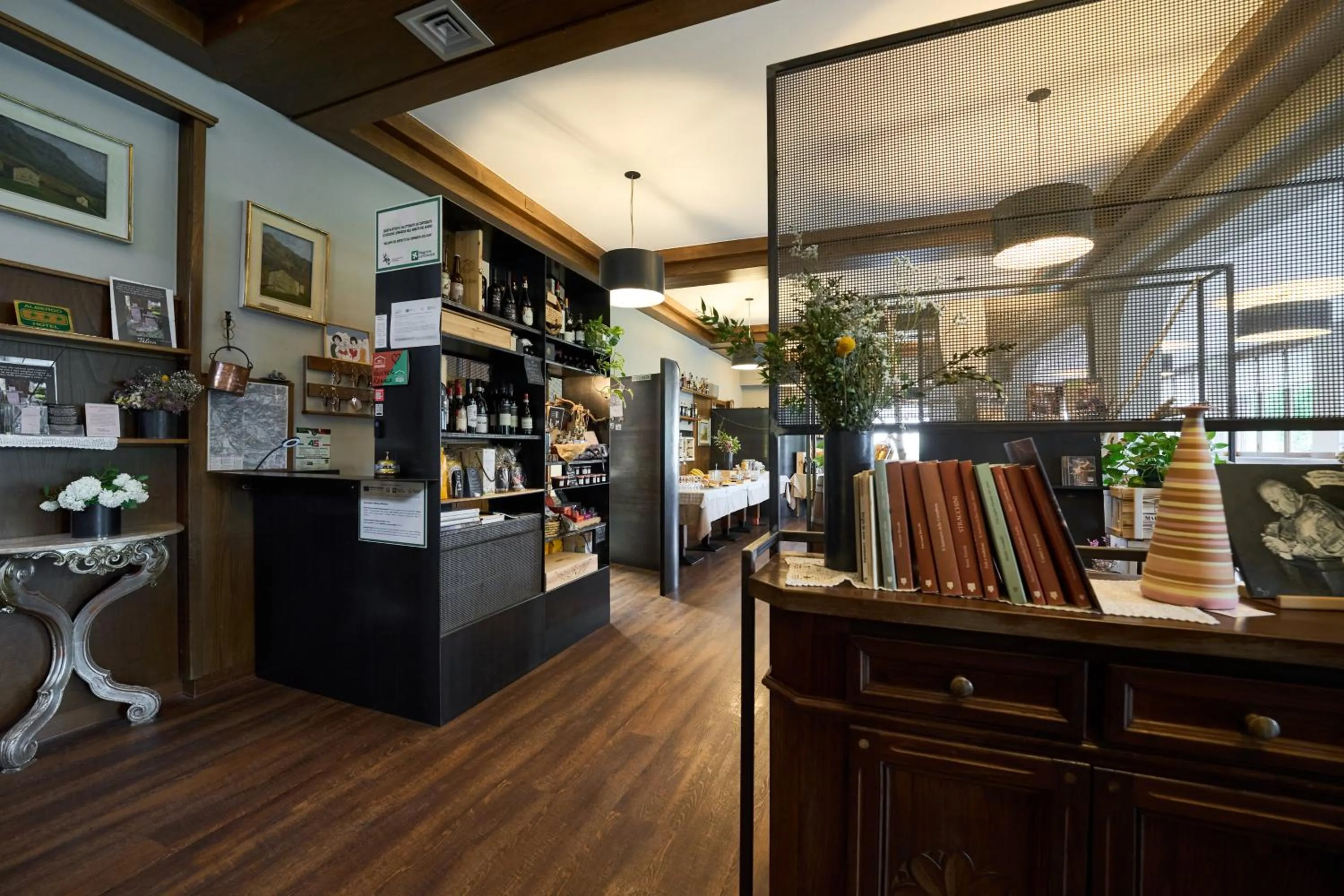 Restaurant/places to eat in Albergo Moderno & Spa