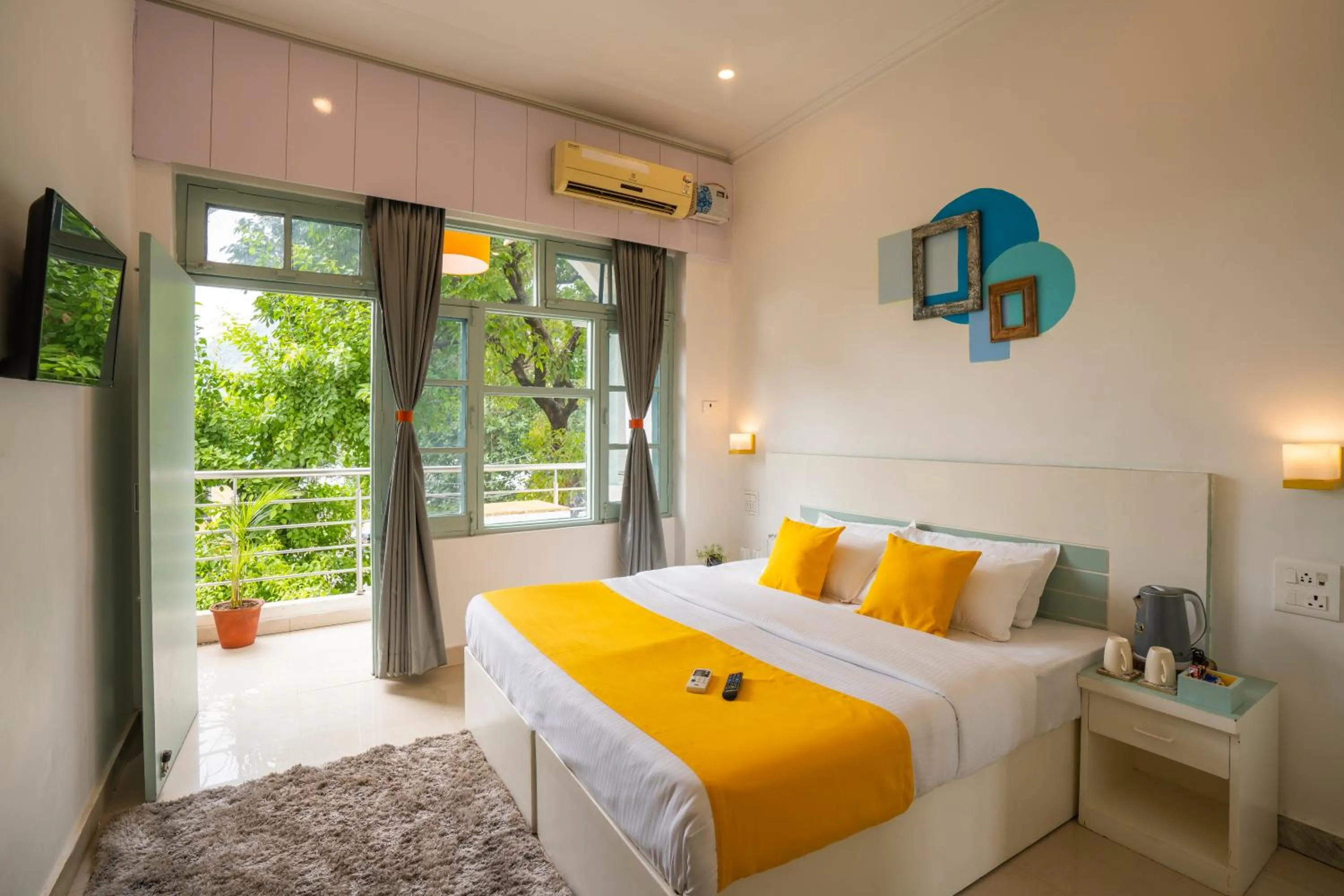 Bed in Zostel Rishikesh, Laxman Jhula