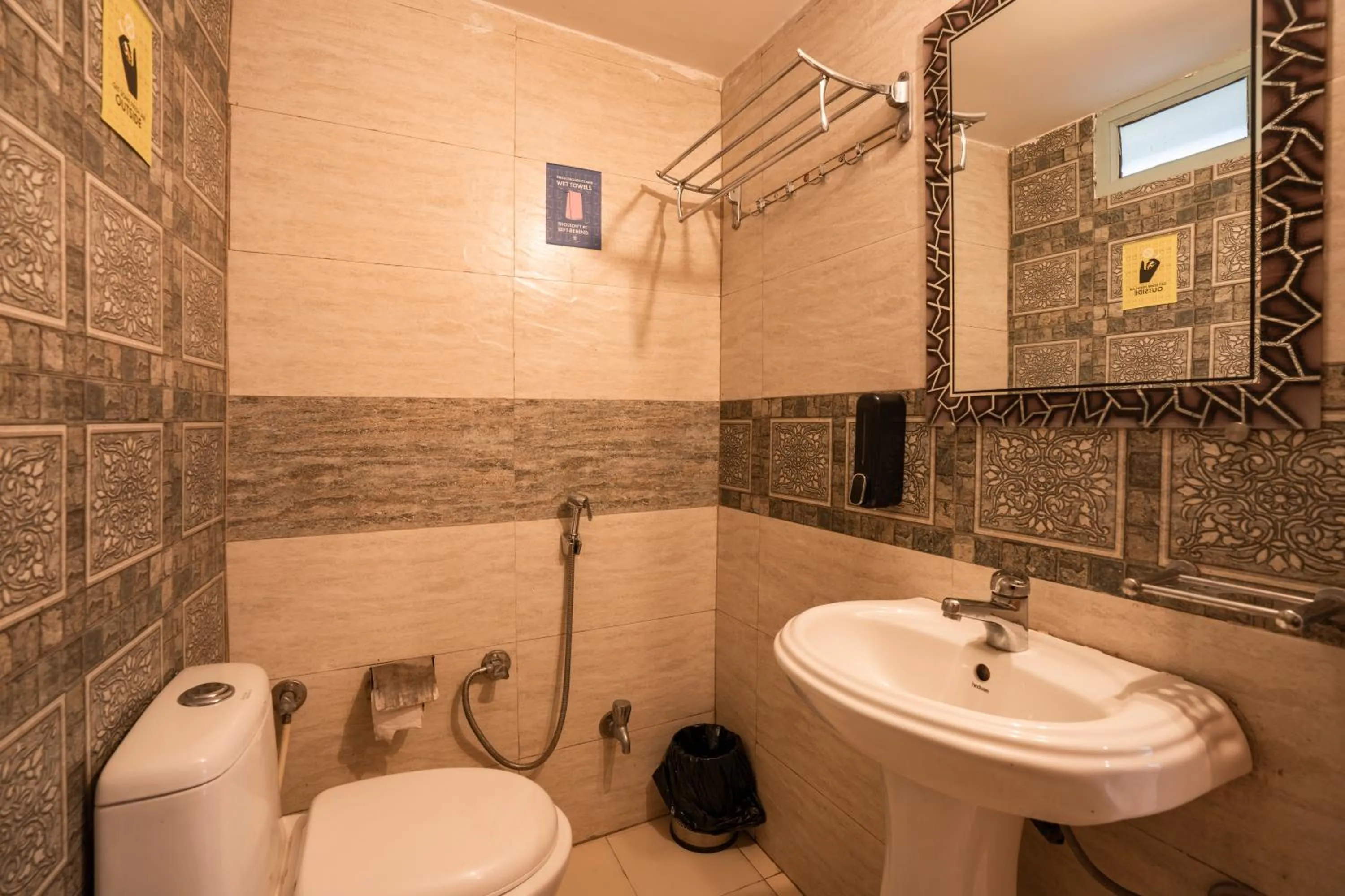 Toilet in Zostel Rishikesh, Laxman Jhula