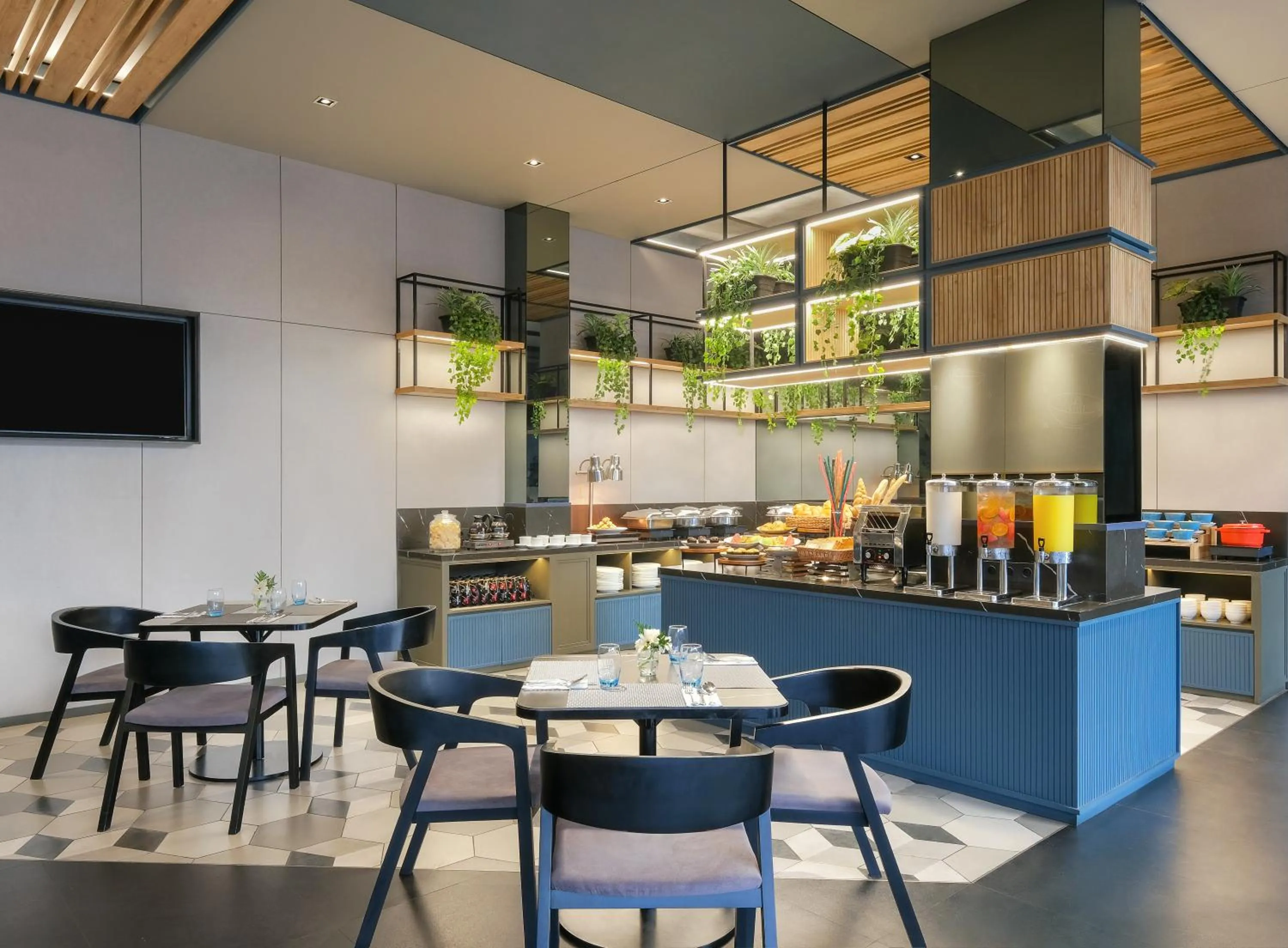 Restaurant/places to eat in ibis Surabaya Tidar