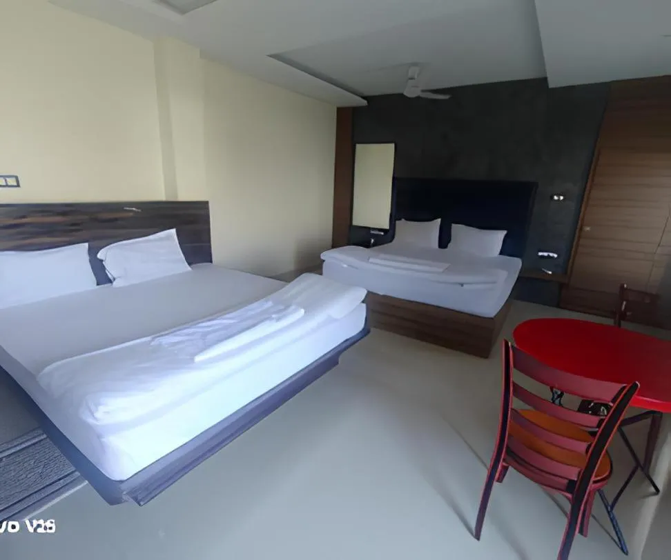 Quadruple Room with Lake View in Hotel Lake View