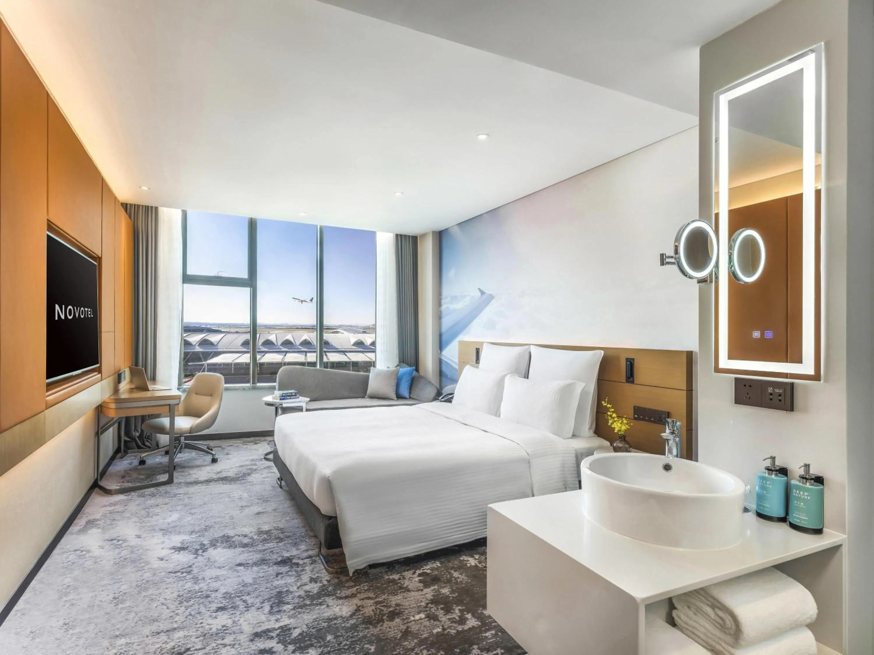 Bedroom, Bed in Novotel Guangzhou Baiyun Airport - Canton Fair Free Shuttle Bus & Official Registration Agency