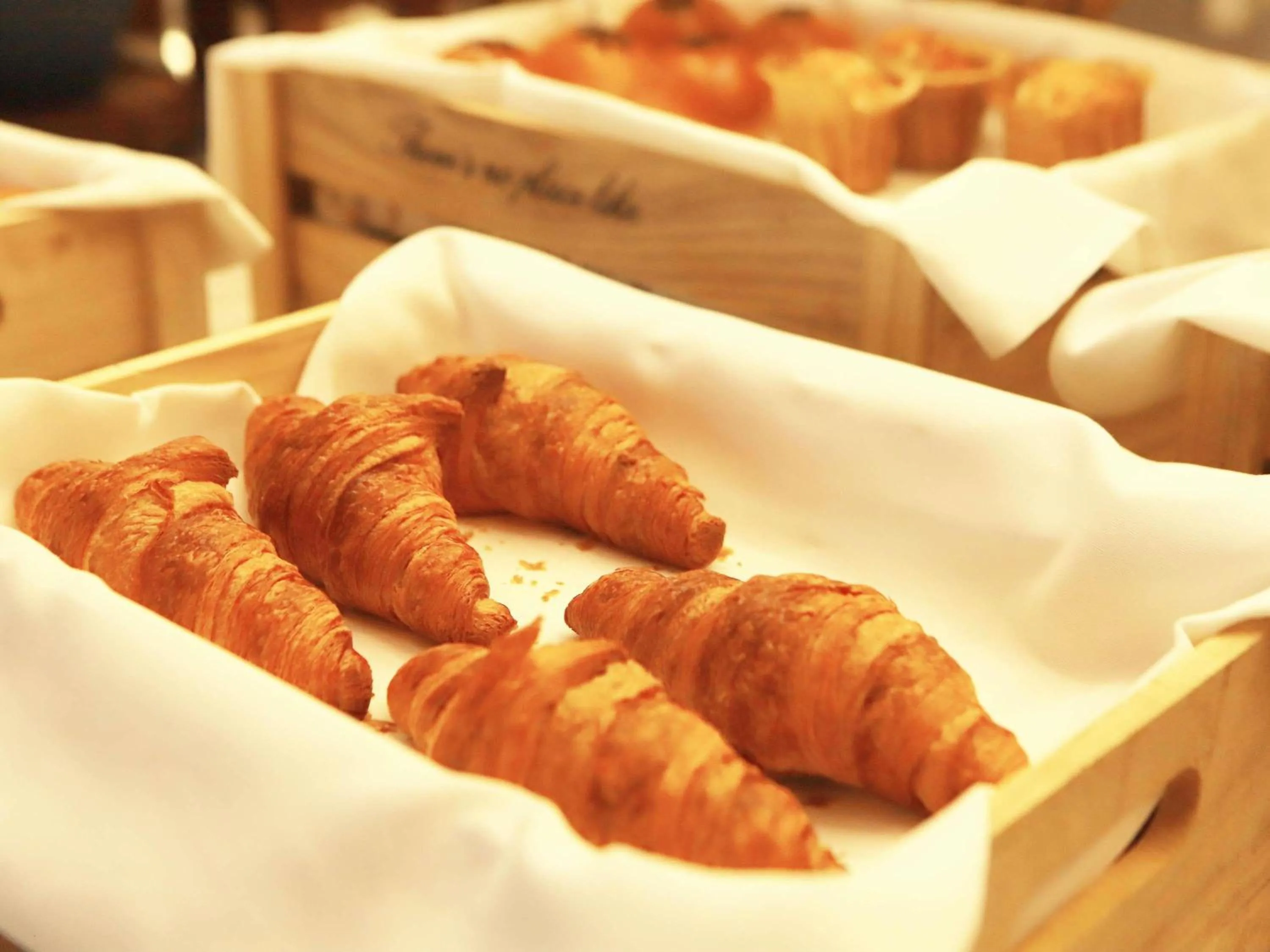 Breakfast in Novotel Guangzhou Baiyun Airport - Canton Fair Free Shuttle Bus & Official Registration Agency