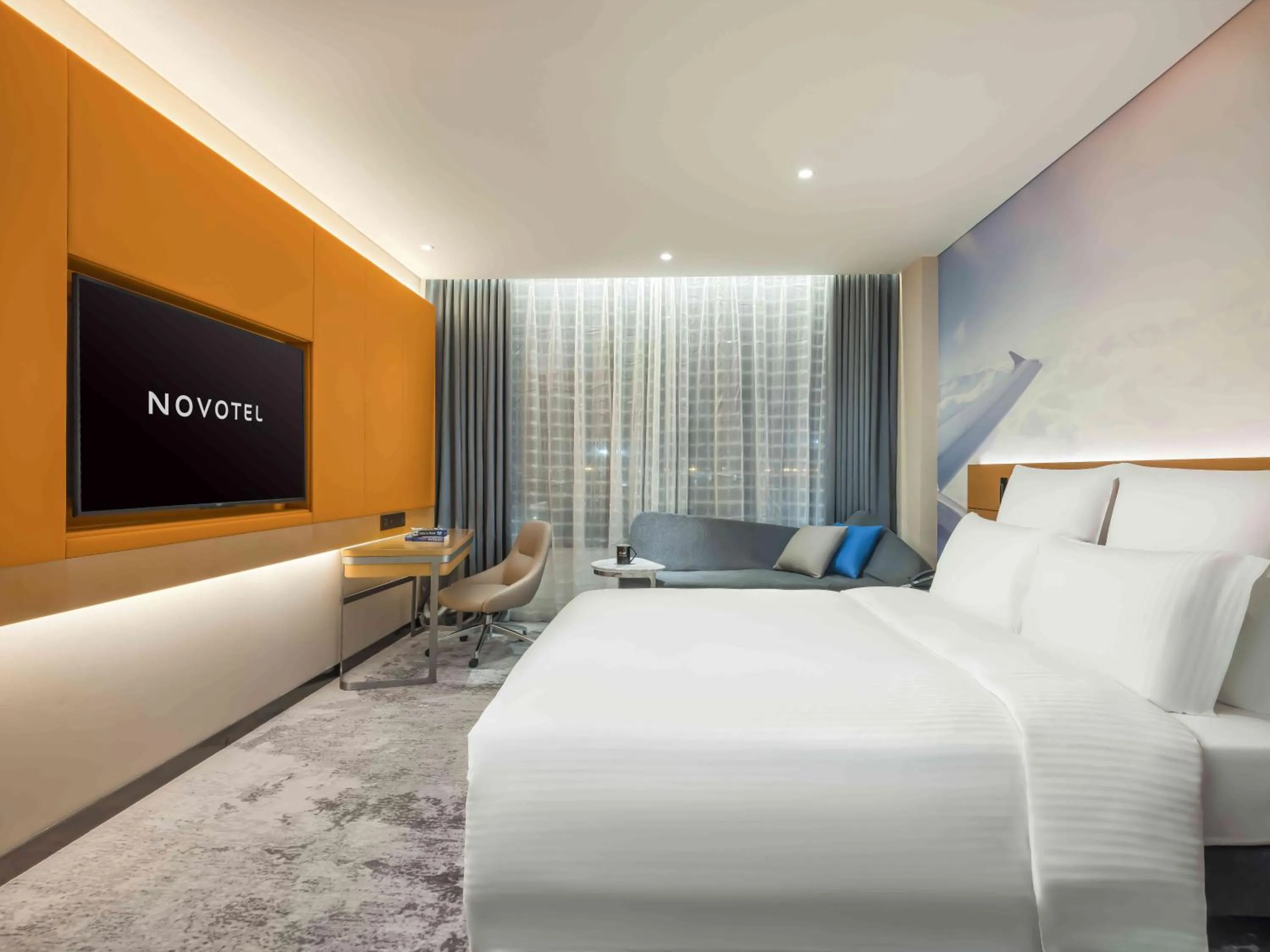 Photo of the whole room, Bed in Novotel Guangzhou Baiyun Airport - Canton Fair Free Shuttle Bus & Official Registration Agency