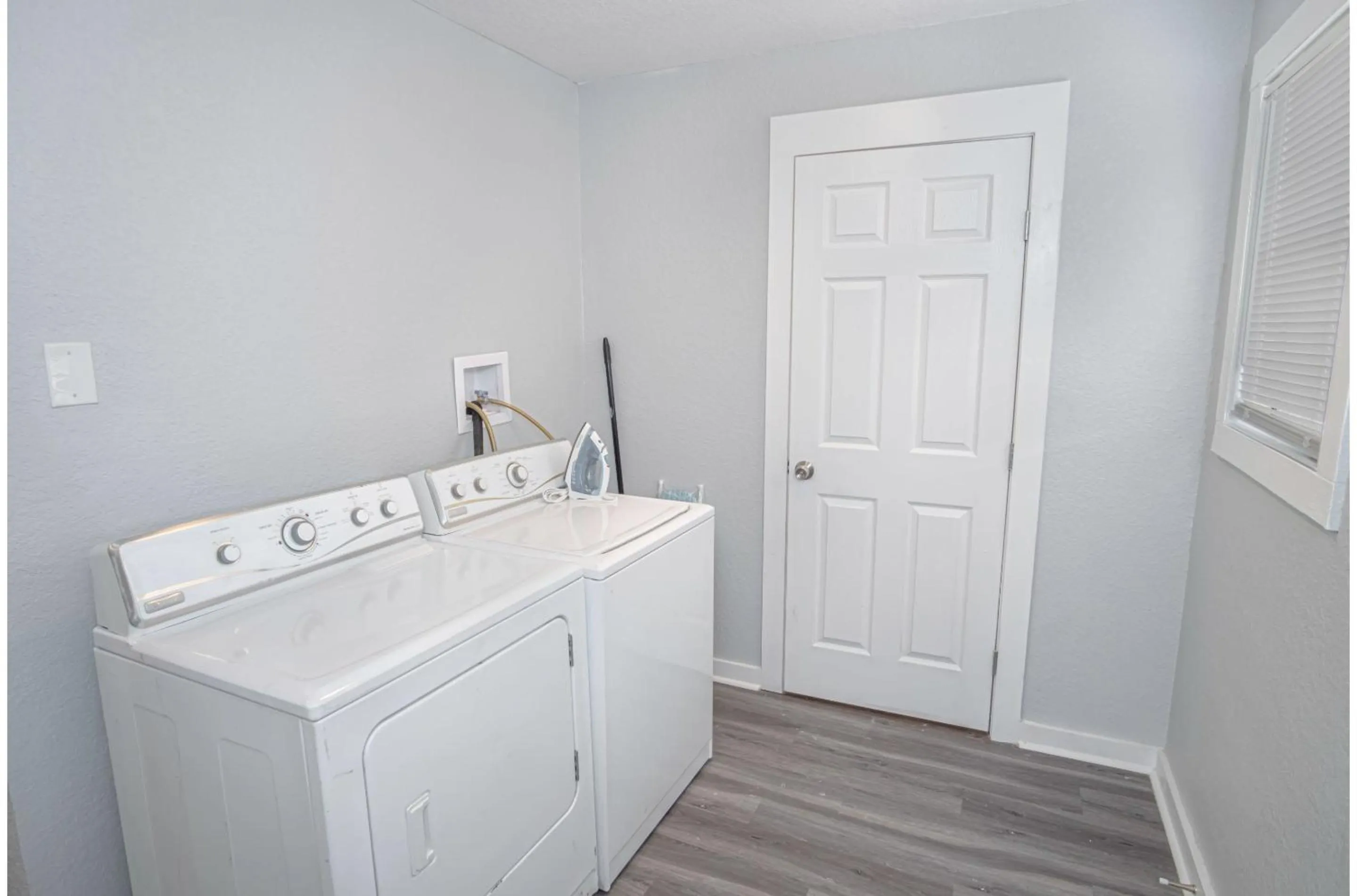 laundry in Wonderful 3 BR 2 BA Near Downtown