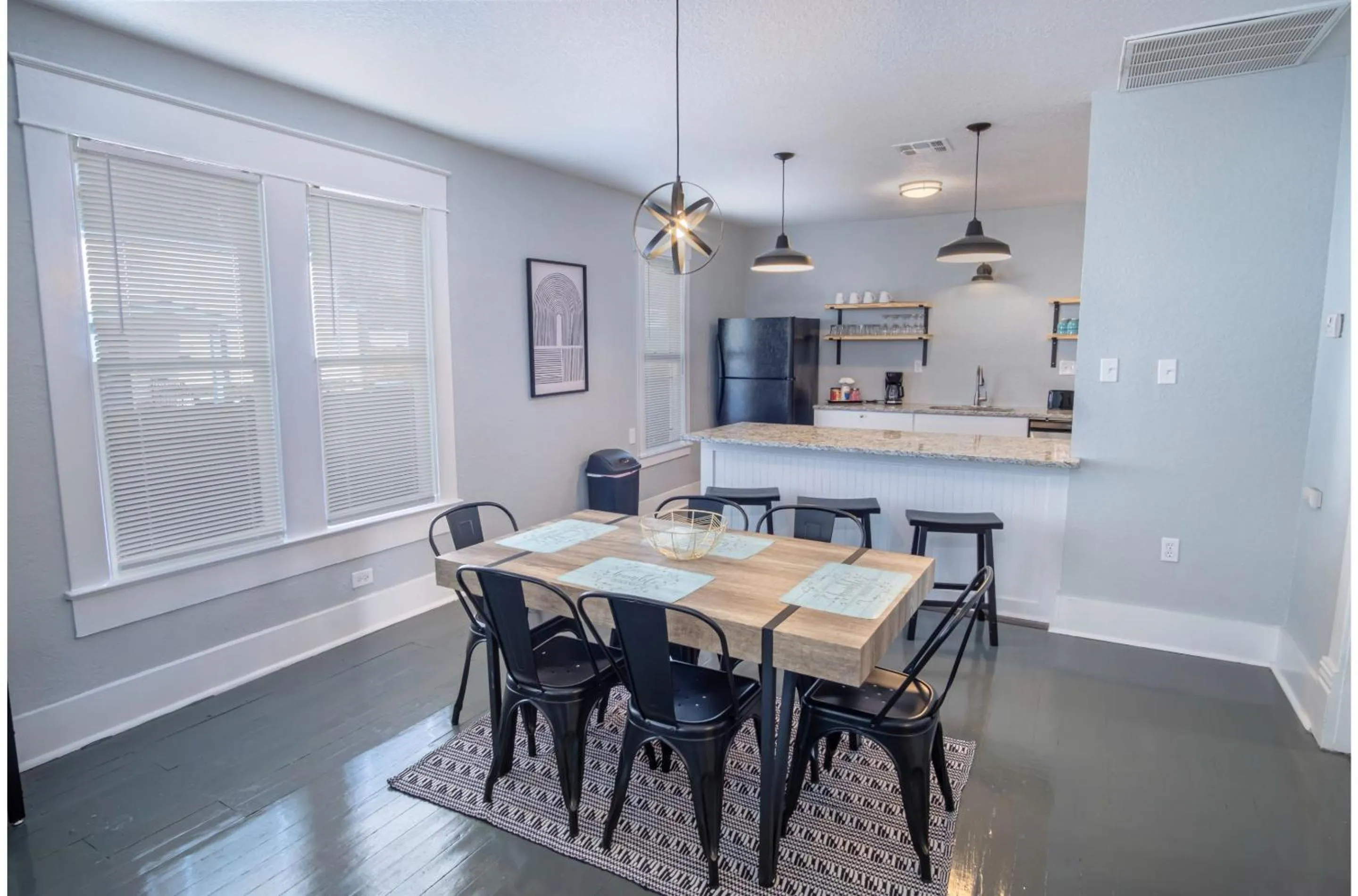 Dining area in Wonderful 3 BR 2 BA Near Downtown