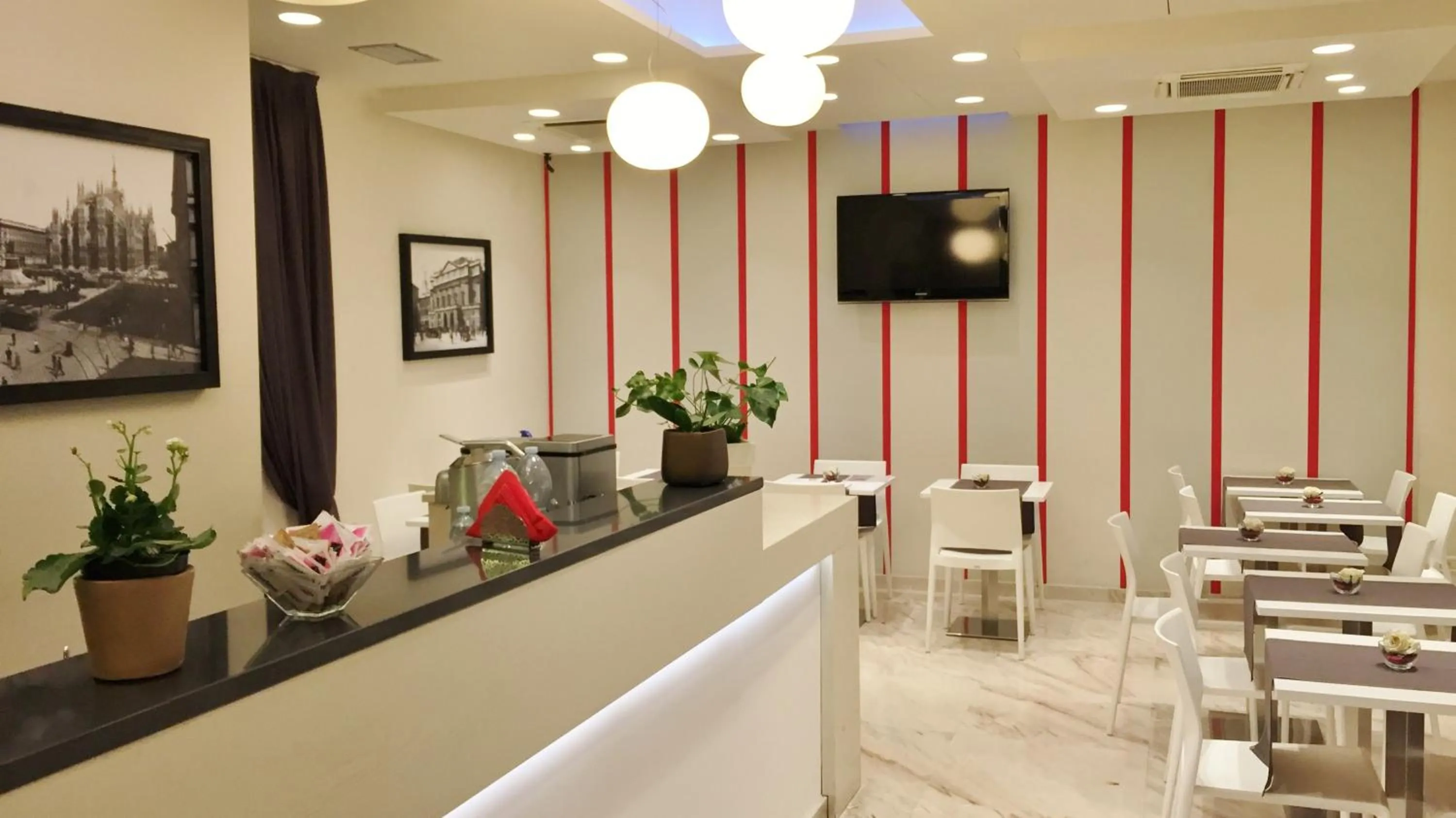 Restaurant/places to eat in Hotel Sempione