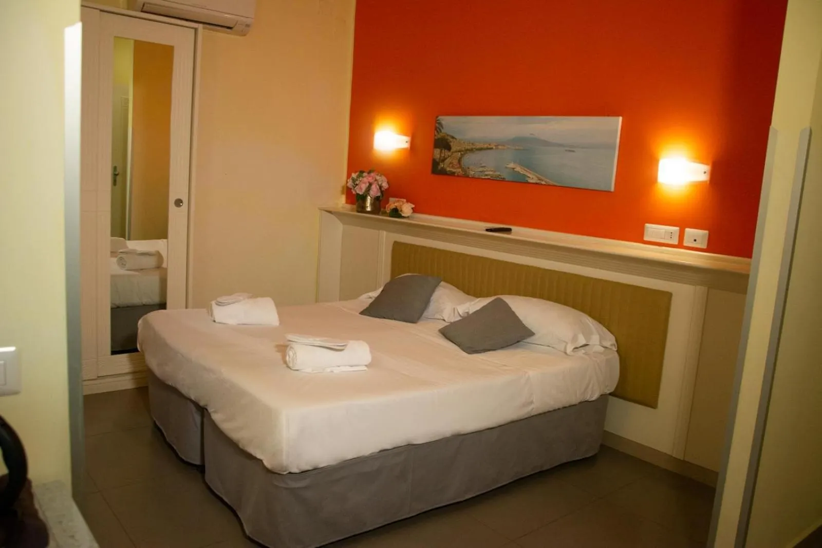 Bedroom, Bed in Capodichino International Hotel