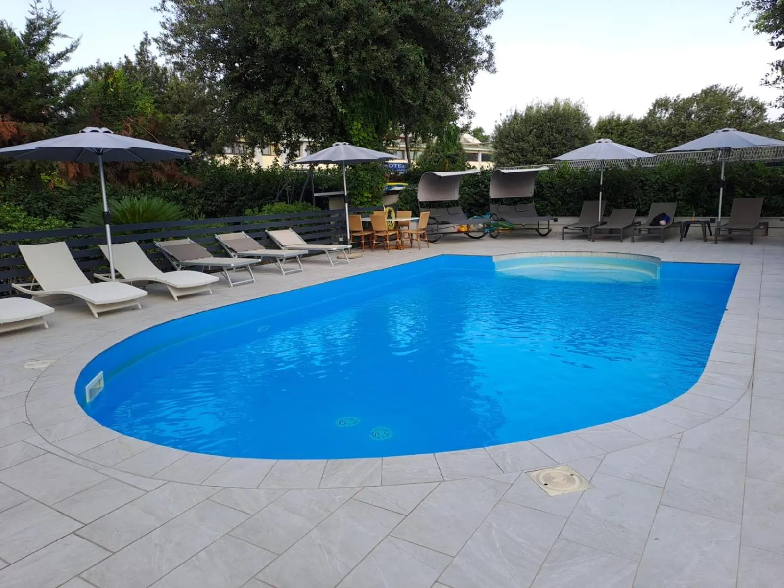Swimming pool in Capodichino International Hotel