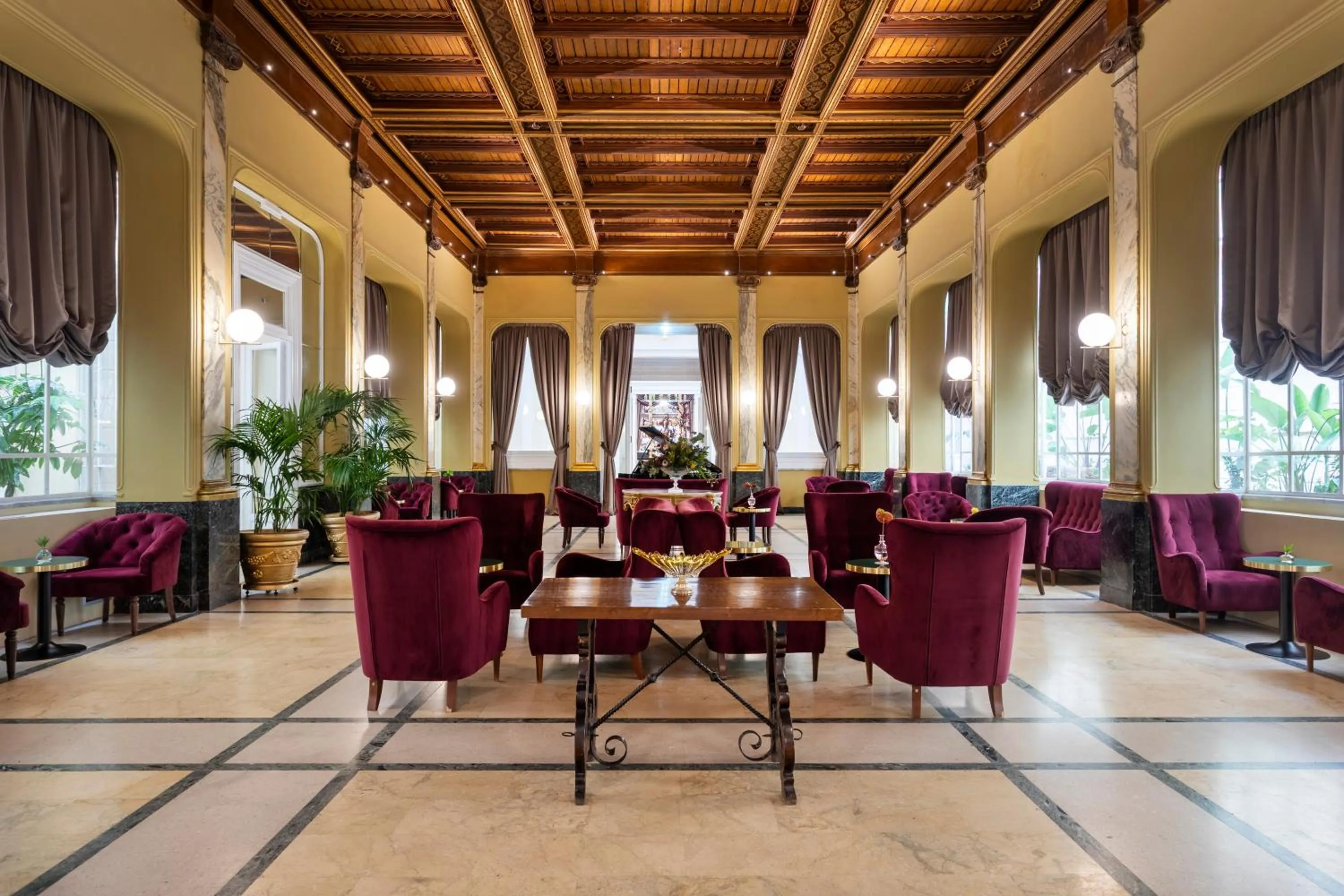 Lounge or bar in Grand Hotel Et Des Palmes