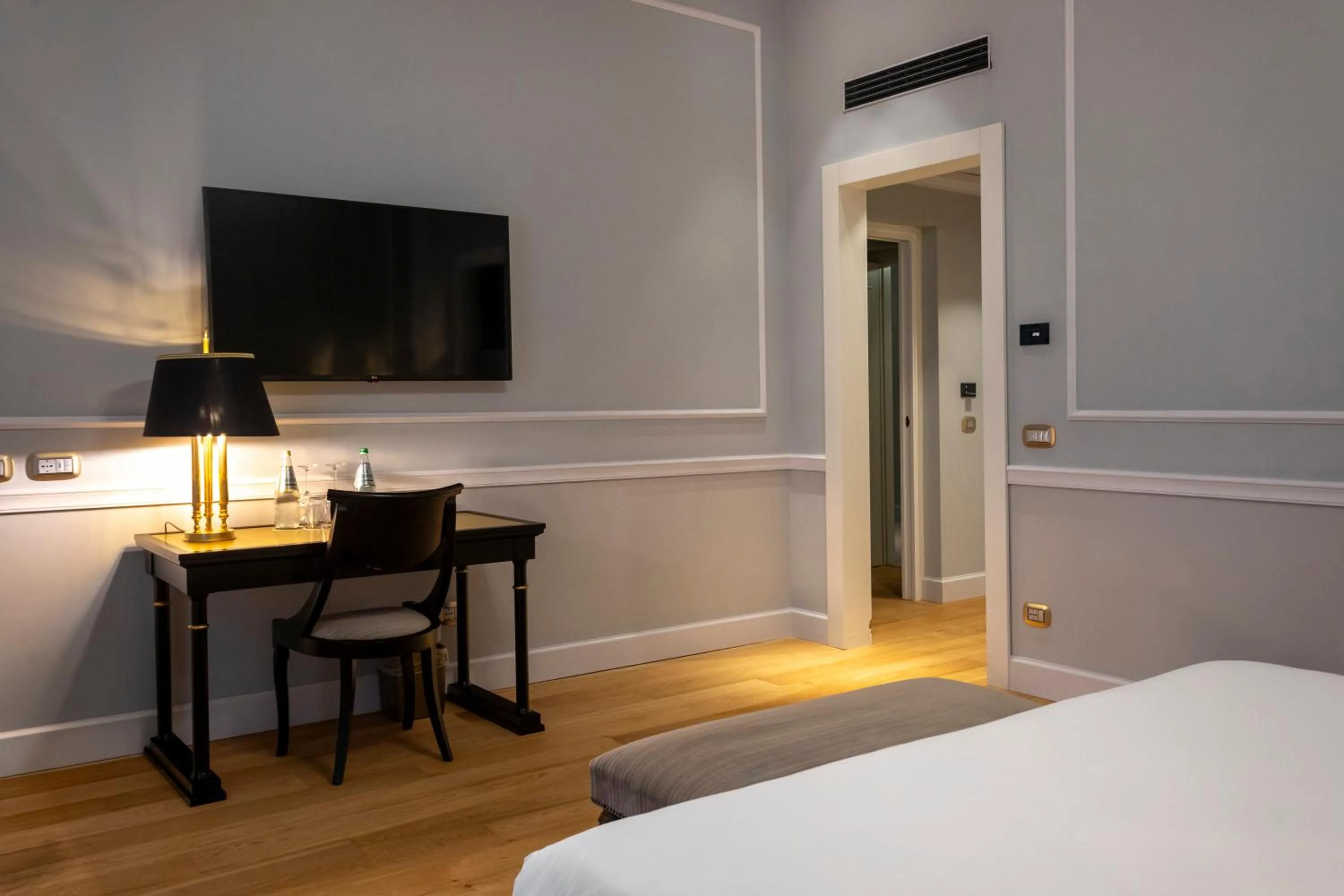 Bedroom, Bed in Grand Hotel Et Des Palmes