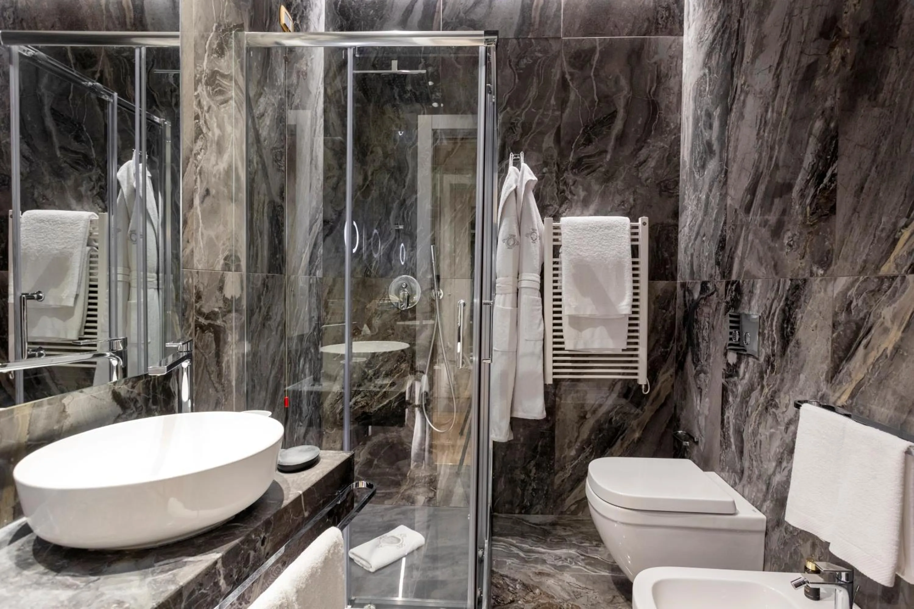 Bathroom in Grand Hotel Et Des Palmes