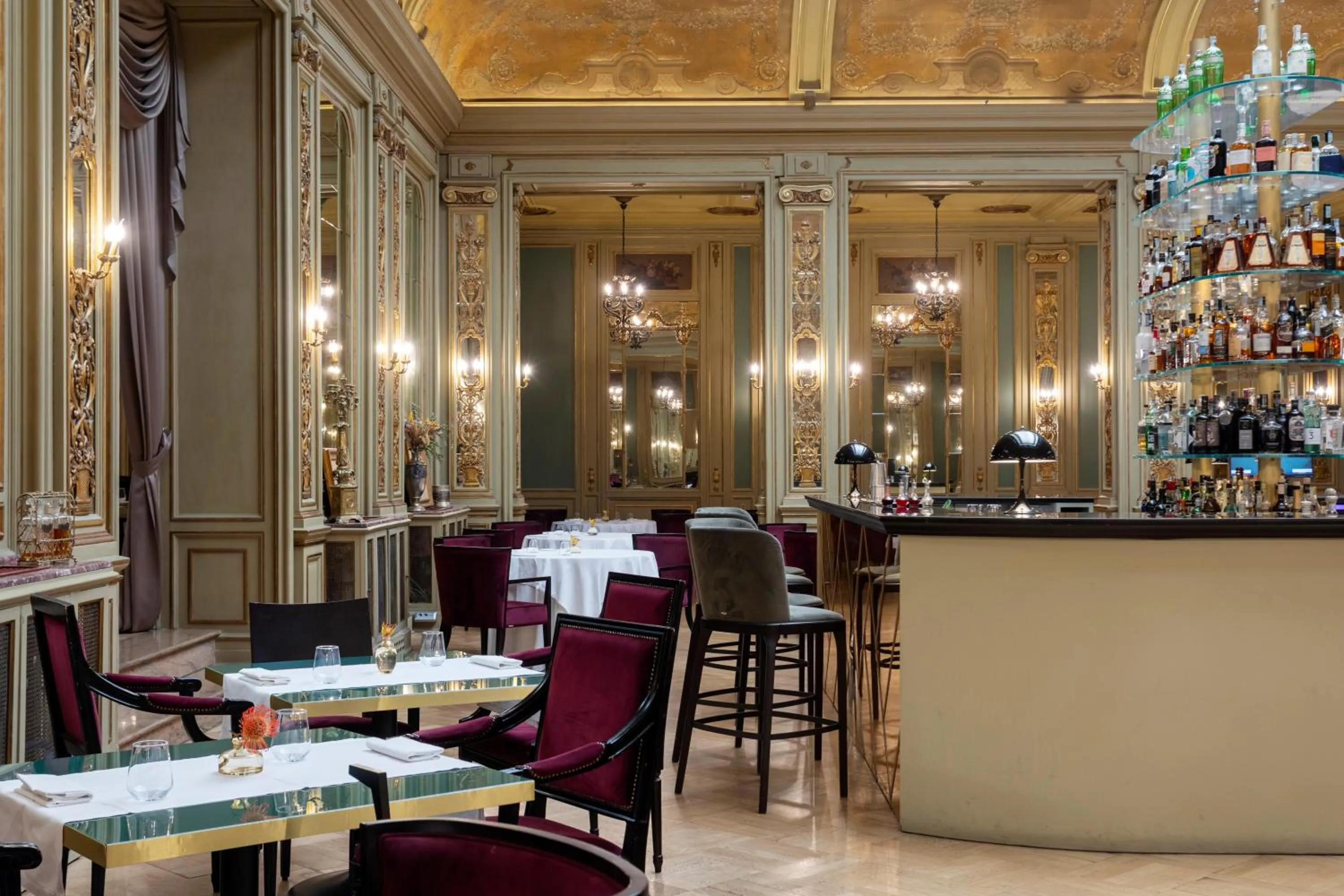 Restaurant/places to eat in Grand Hotel Et Des Palmes