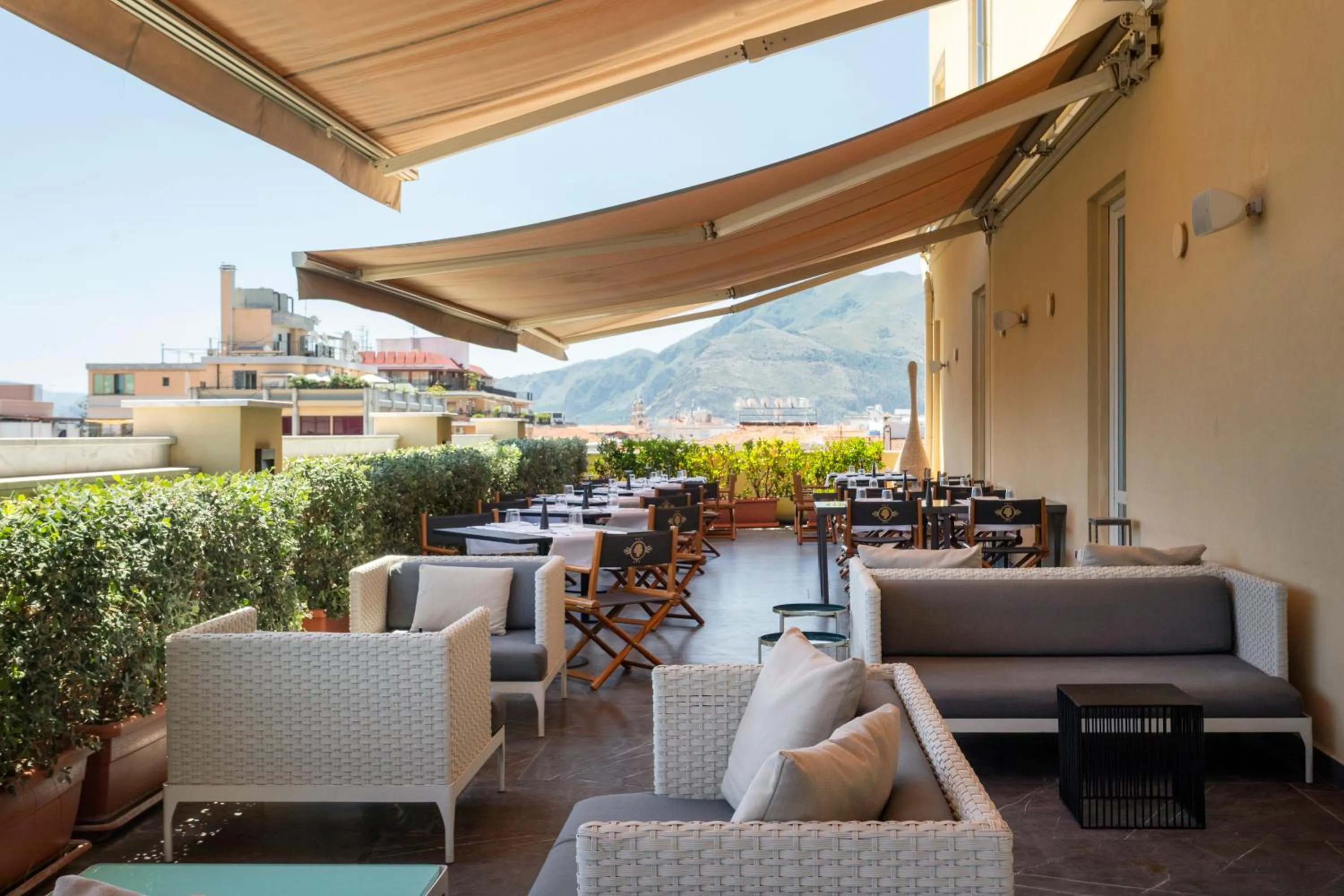 Restaurant/places to eat in Grand Hotel Et Des Palmes