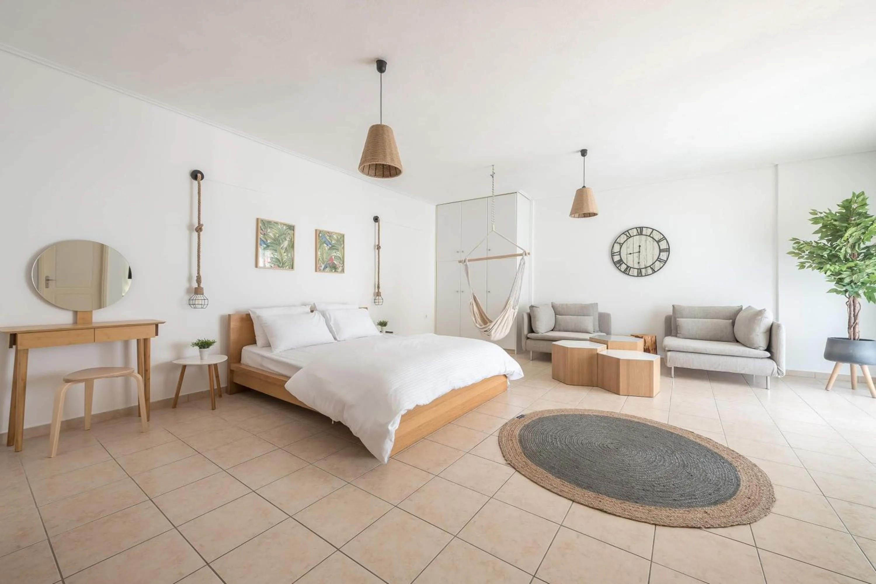 Photo of the whole room, Bed in Athenian home