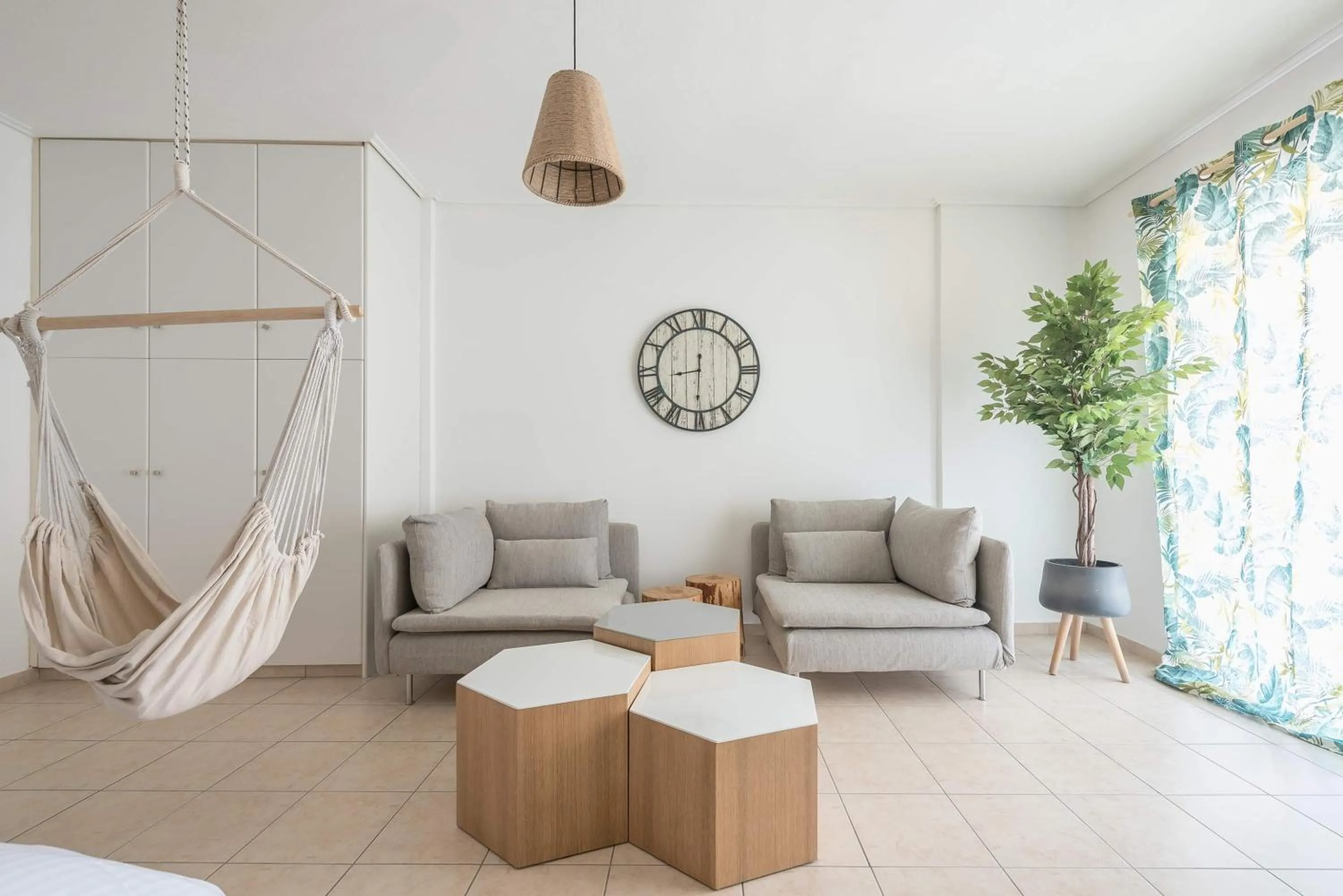 Living room, Bed in Athenian home