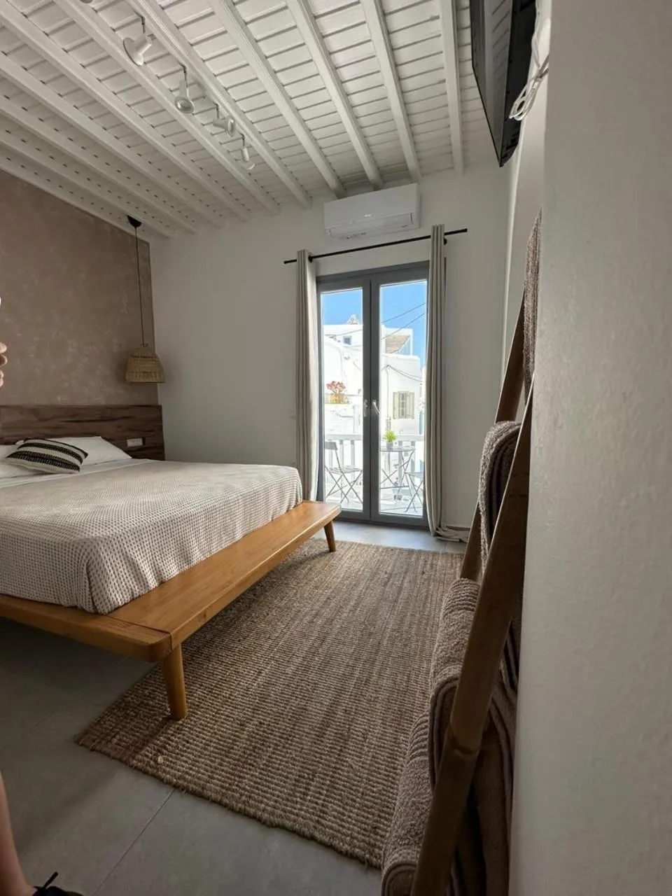 Bed in Oikia Suites Mykonos