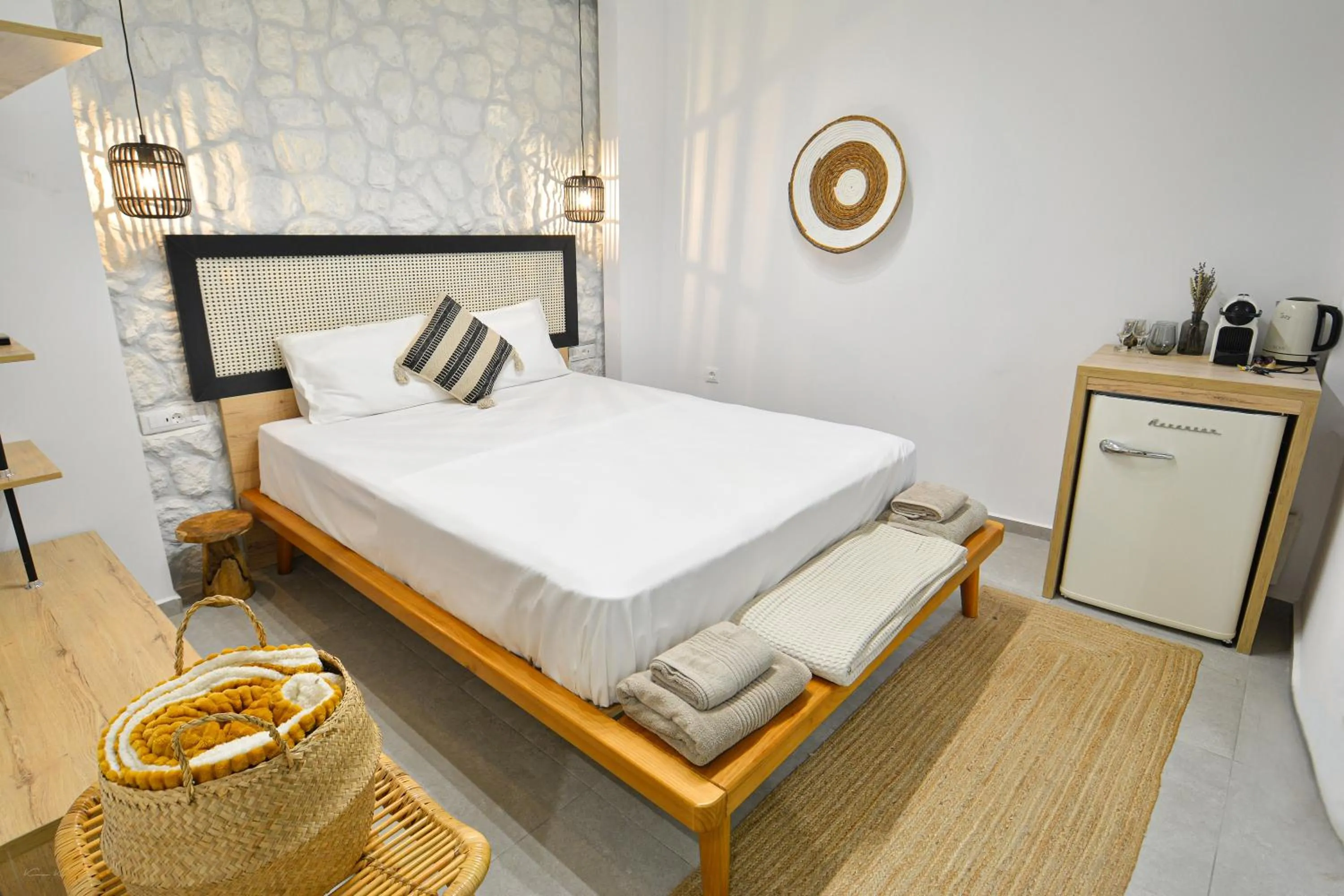 Bed in Oikia Suites Mykonos