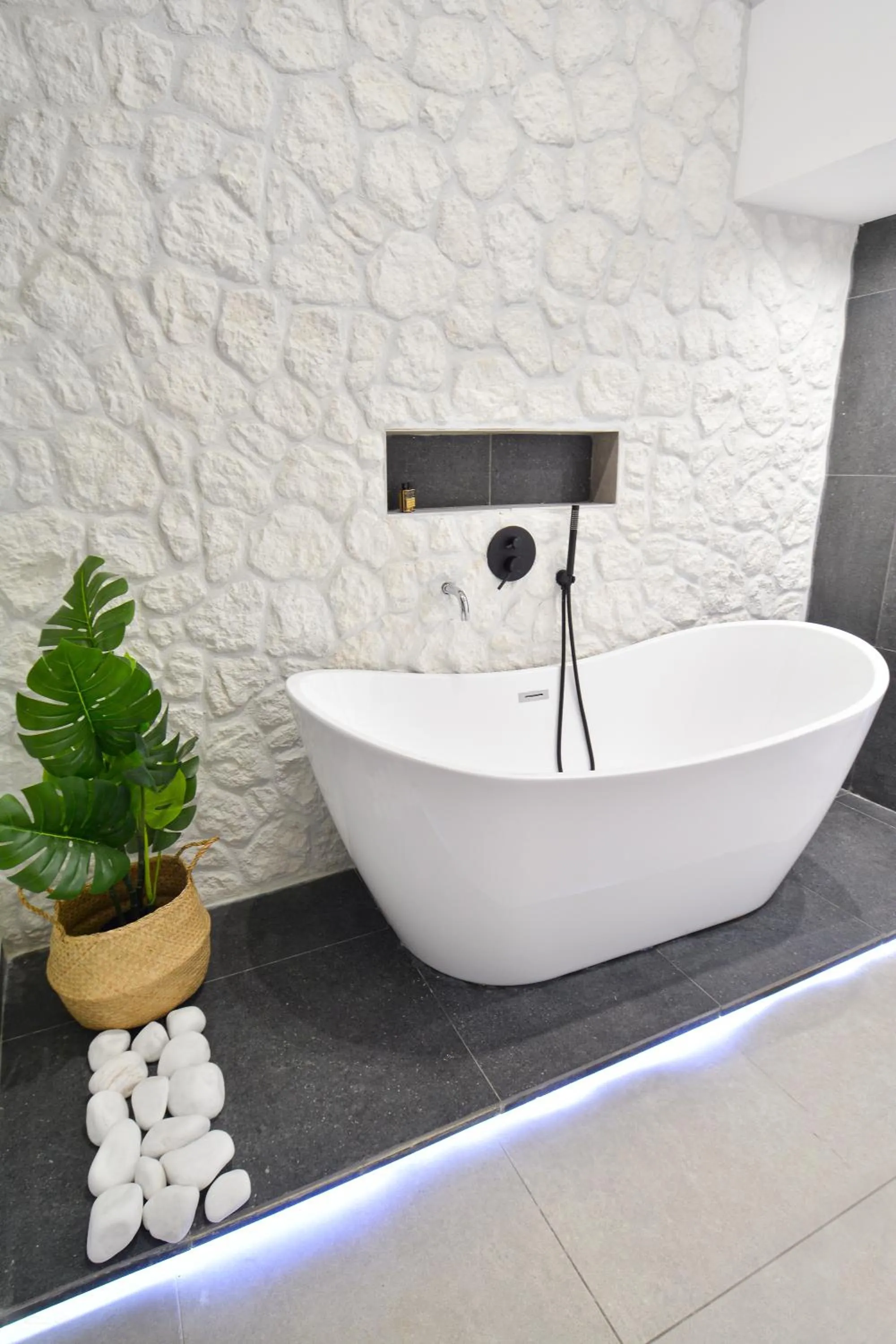 Bathroom in Oikia Suites Mykonos