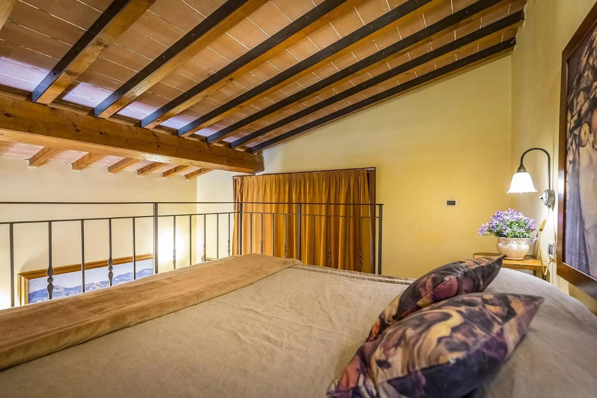 Bed in Il Borgo di Villa Castelletti Country Hotel