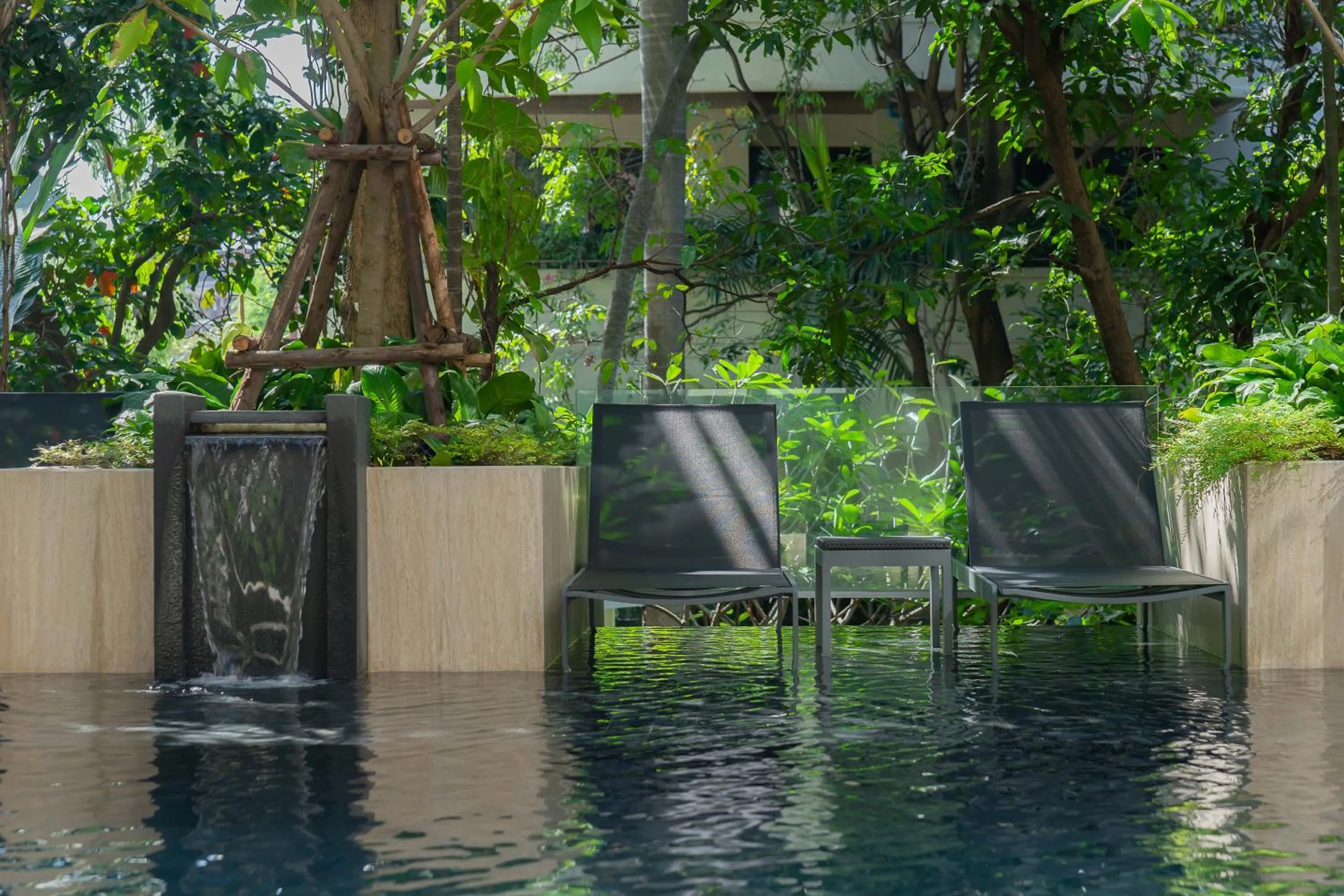 Swimming pool in Gardina Asoke Hotel & Residence