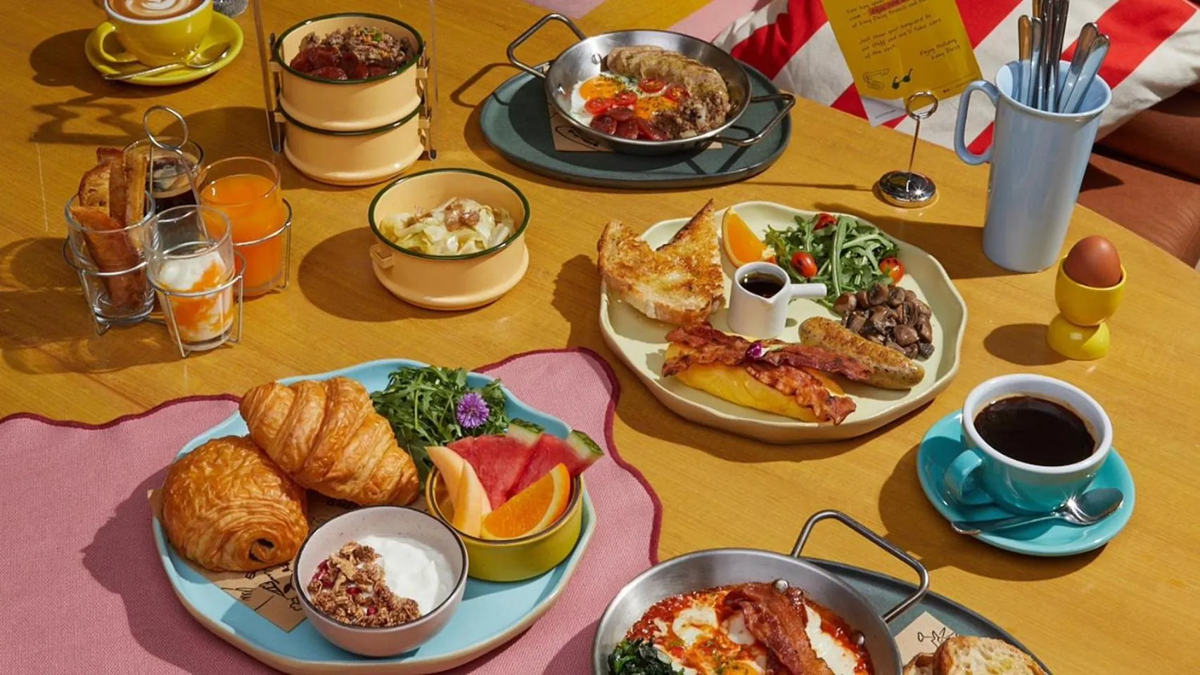 Restaurant/places to eat in Gardina Asoke Hotel & Residence