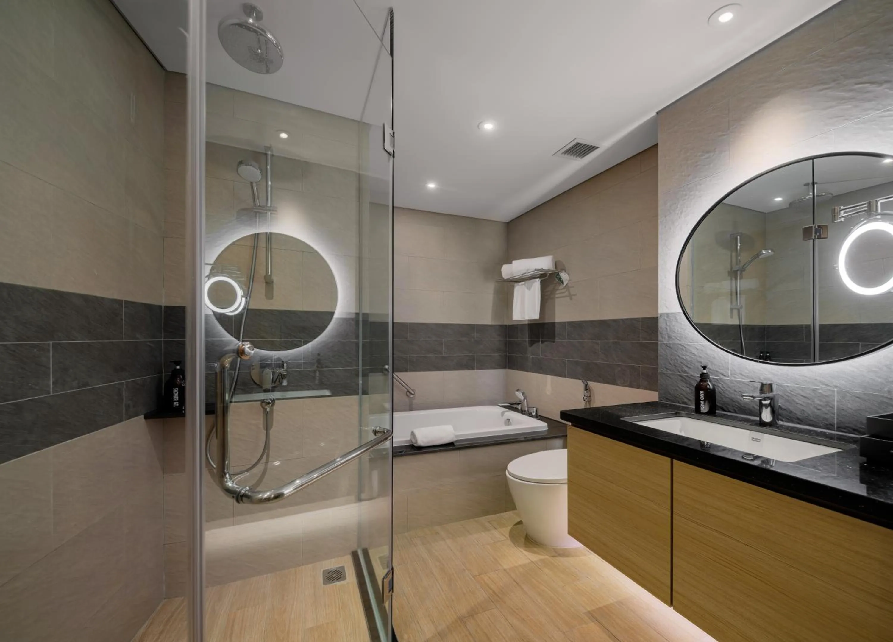 Bath in Citadines Marina Halong