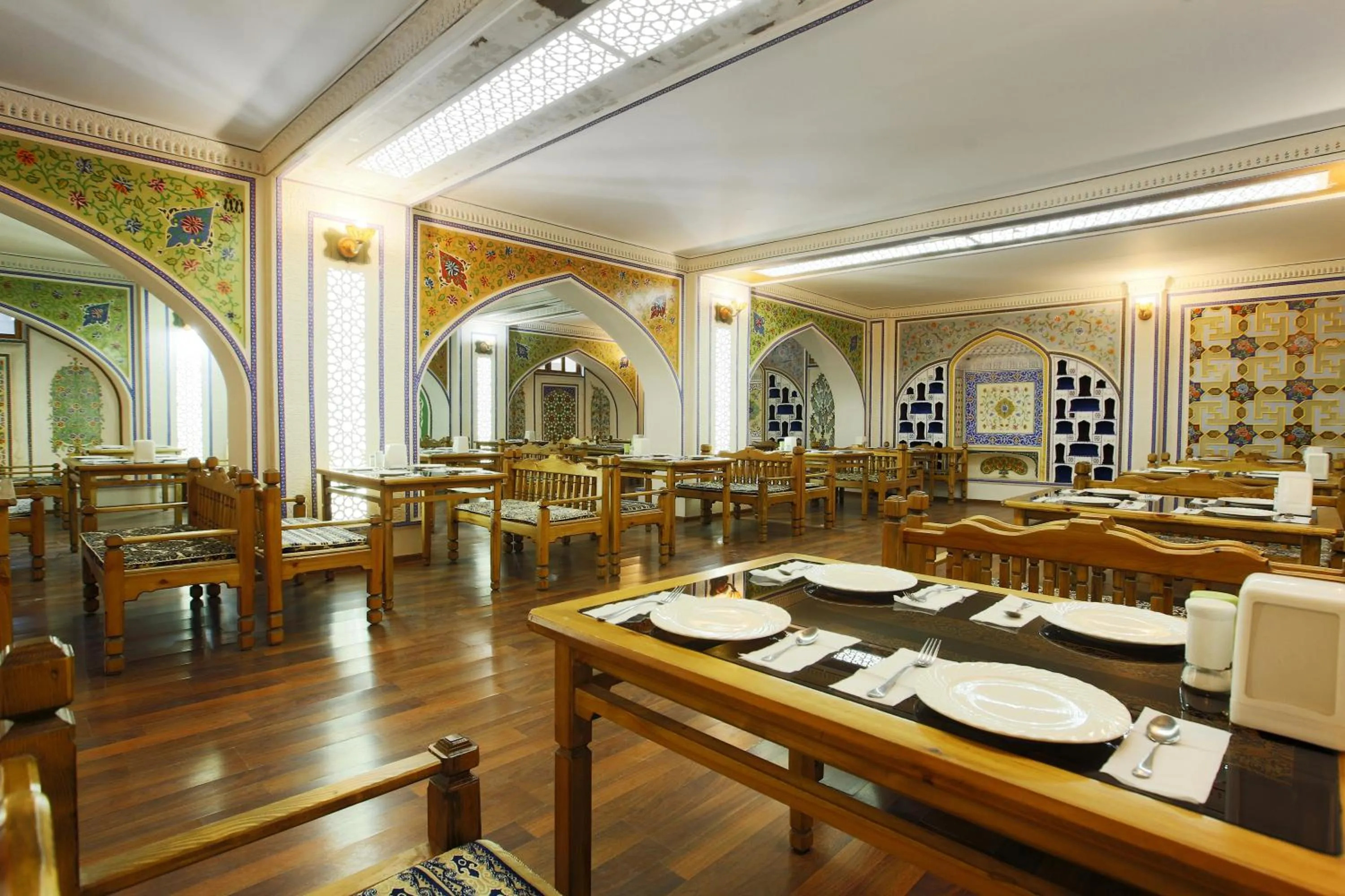 Restaurant/places to eat in Atlas