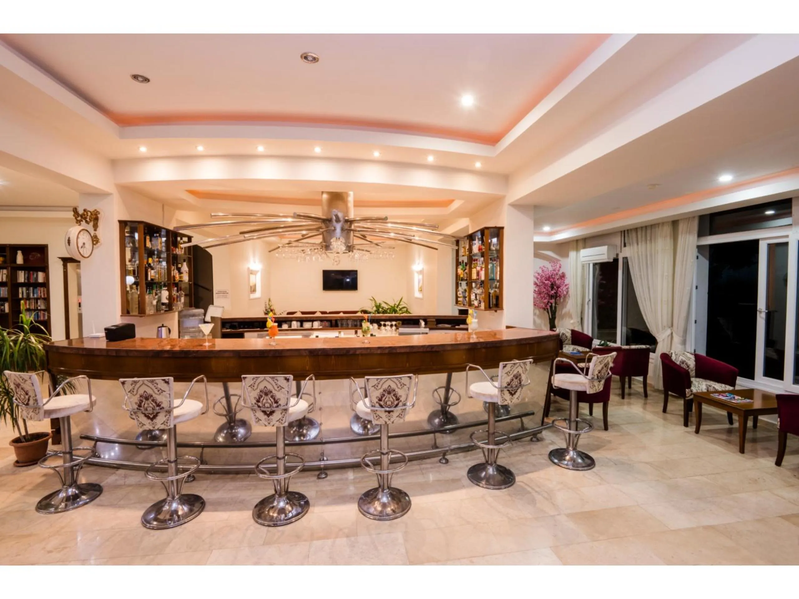 Lounge or bar in Sammy's Hotel