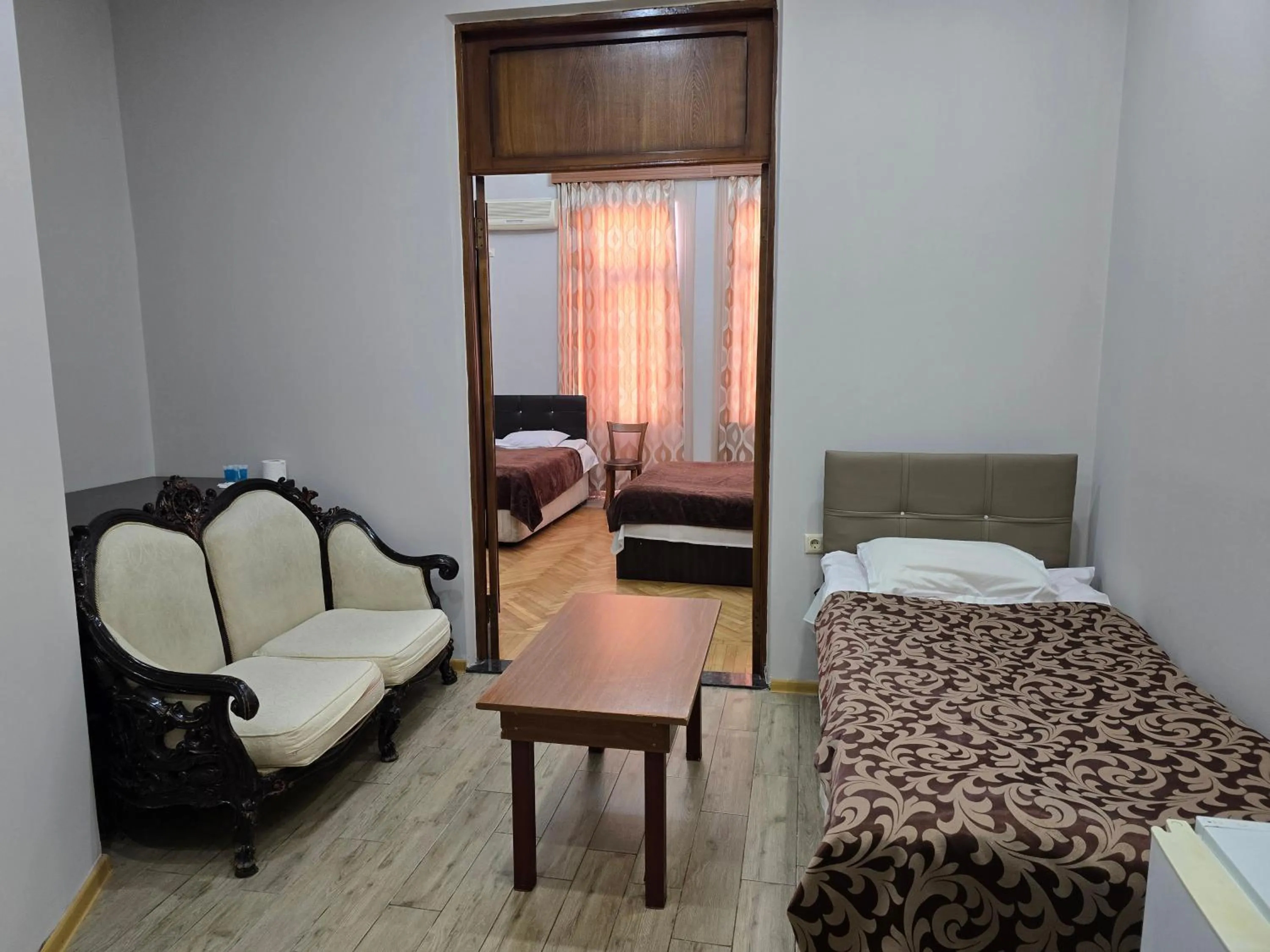 Living room, Bed in CATTALEYA