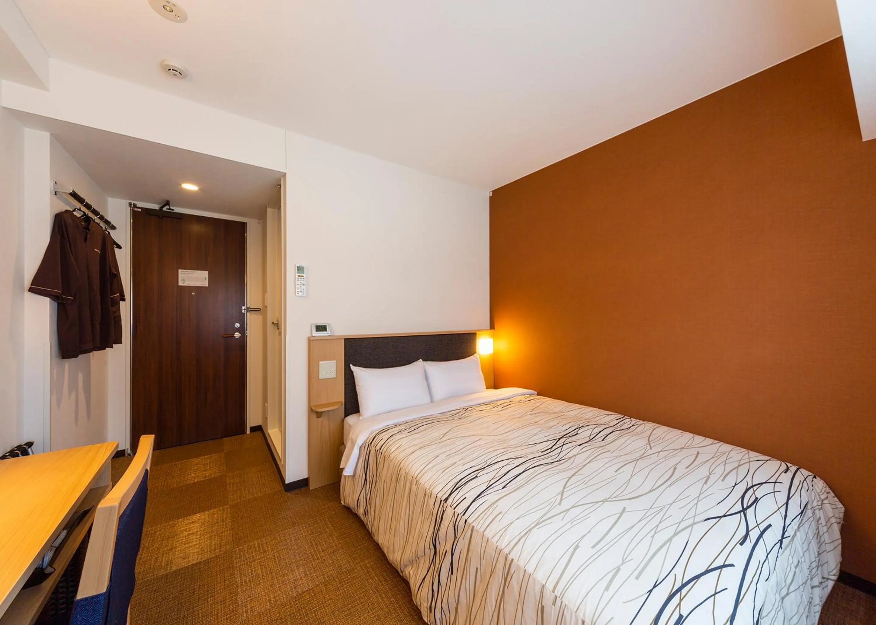 Photo of the whole room, Bed in Manten no Yu Michi no Yado