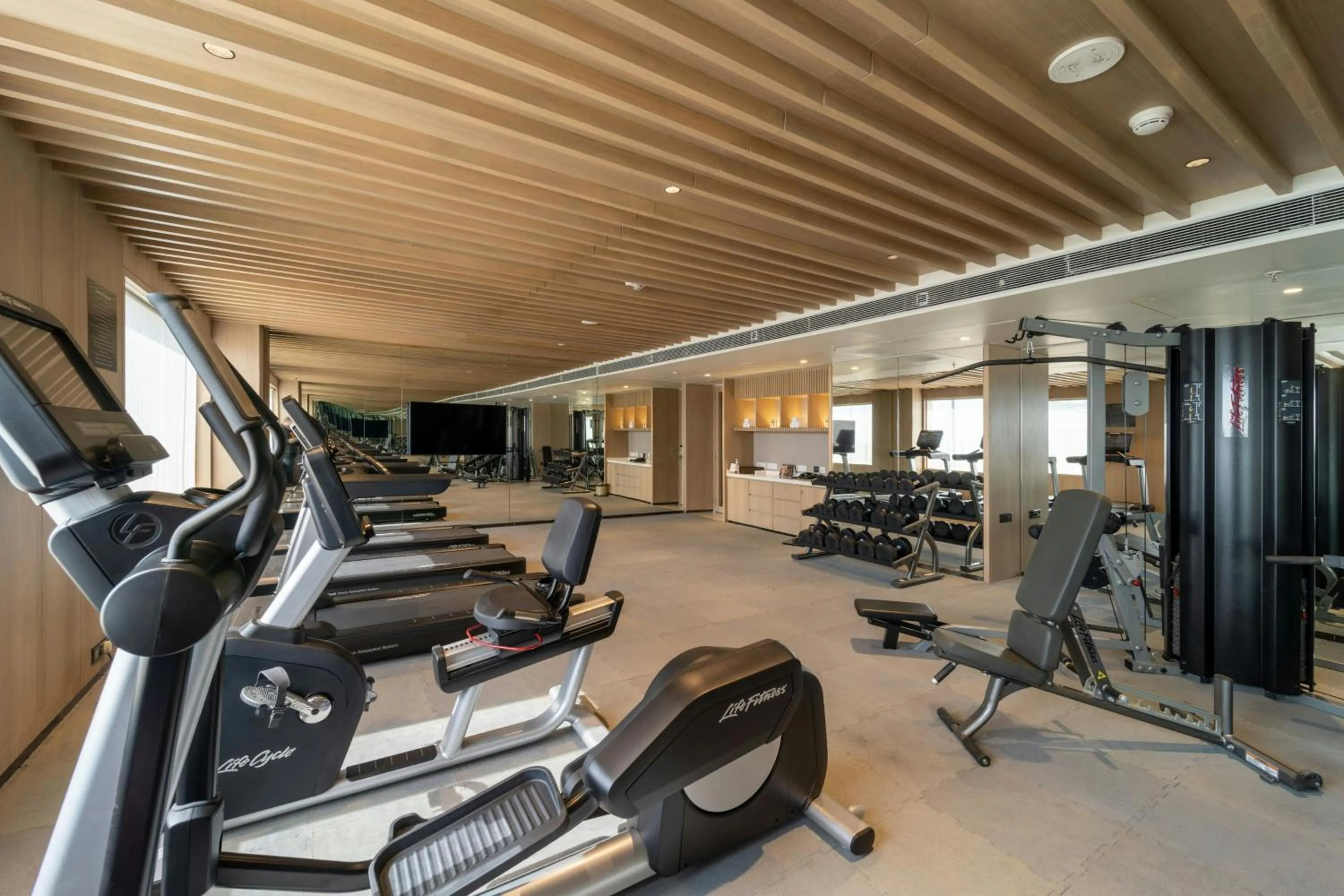 Fitness centre/facilities in Courtyard by Marriott Vadodara