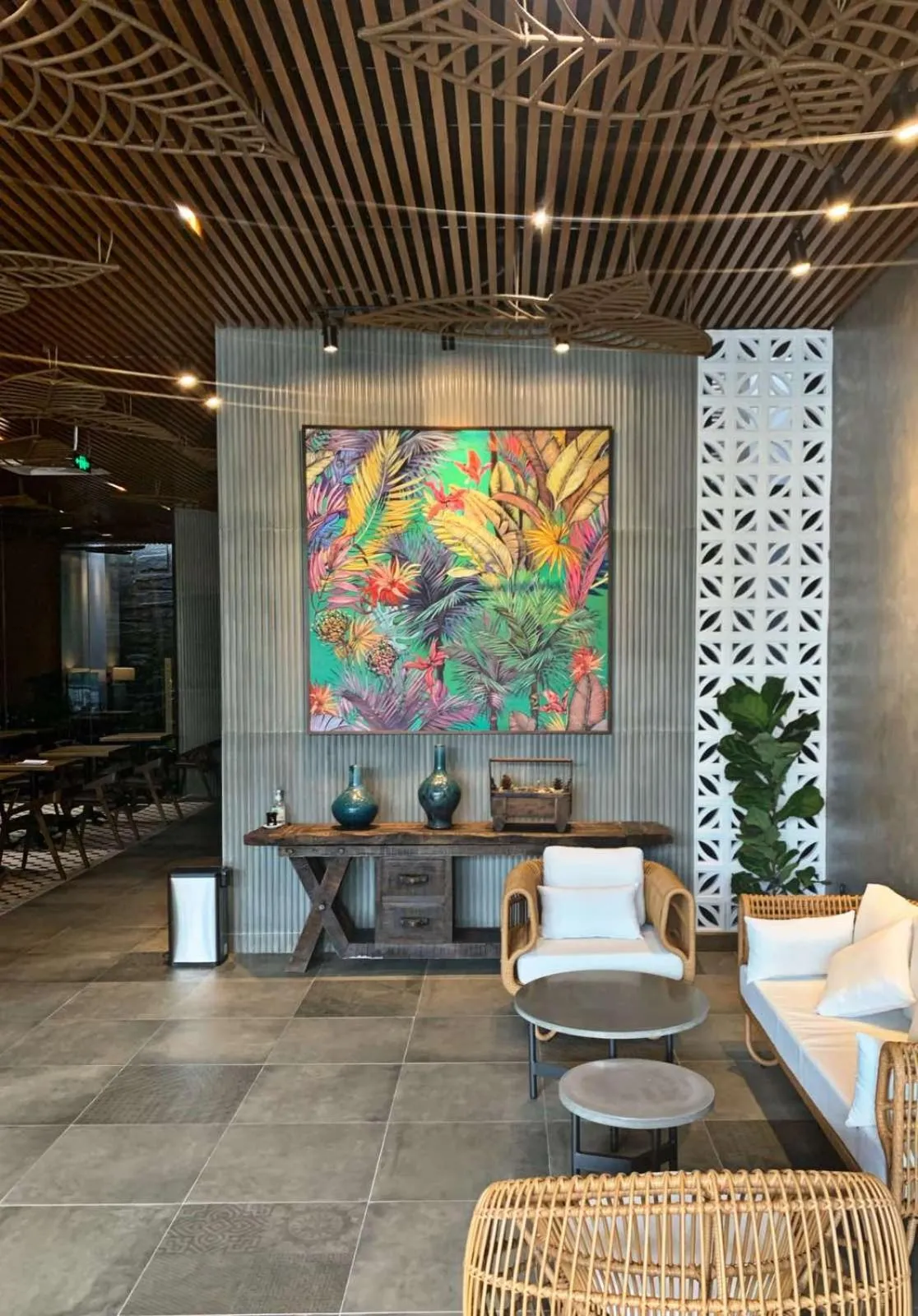 Lobby or reception in The Mystery Con Dao