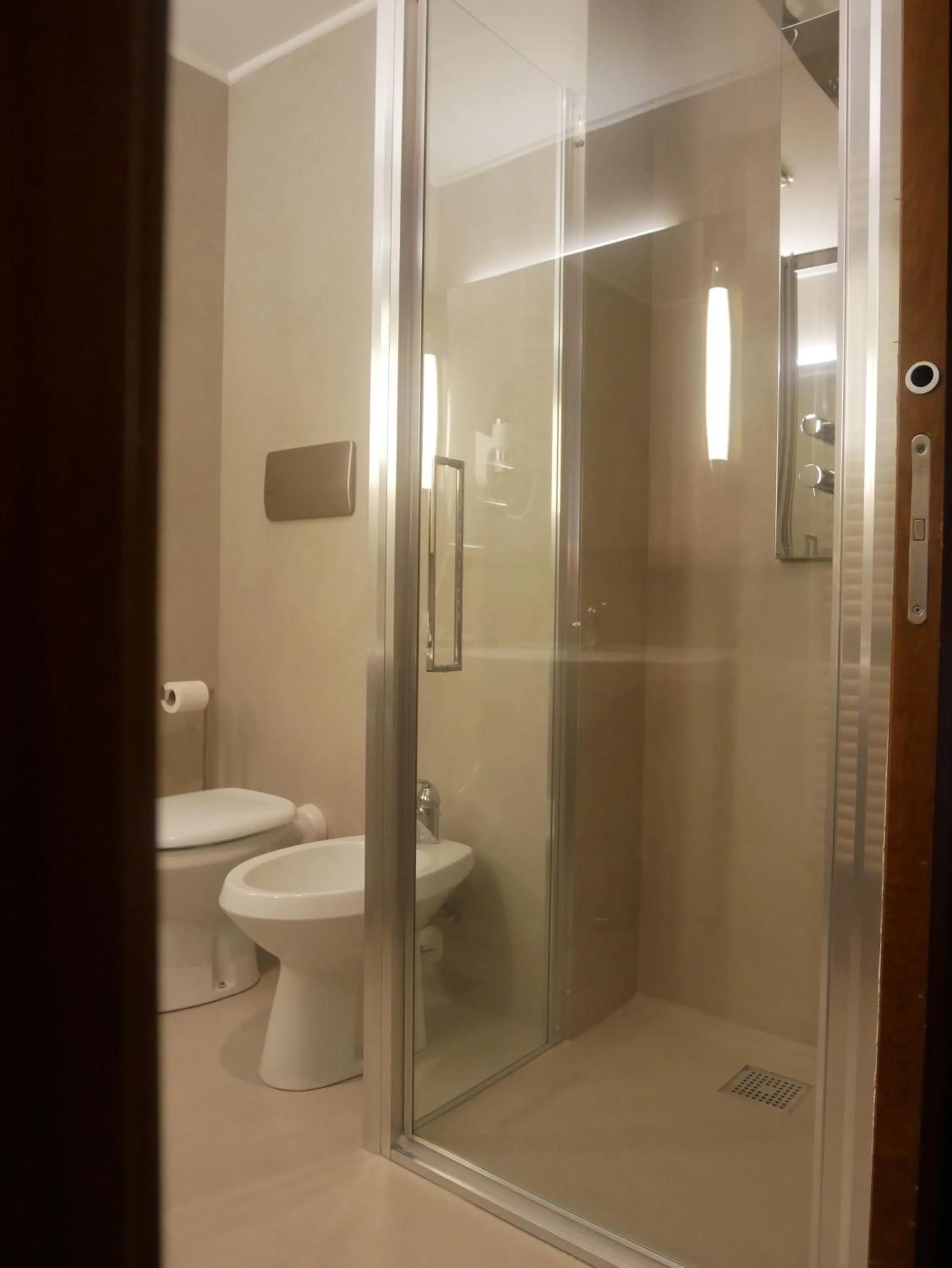 Bathroom in First Hotel Malpensa