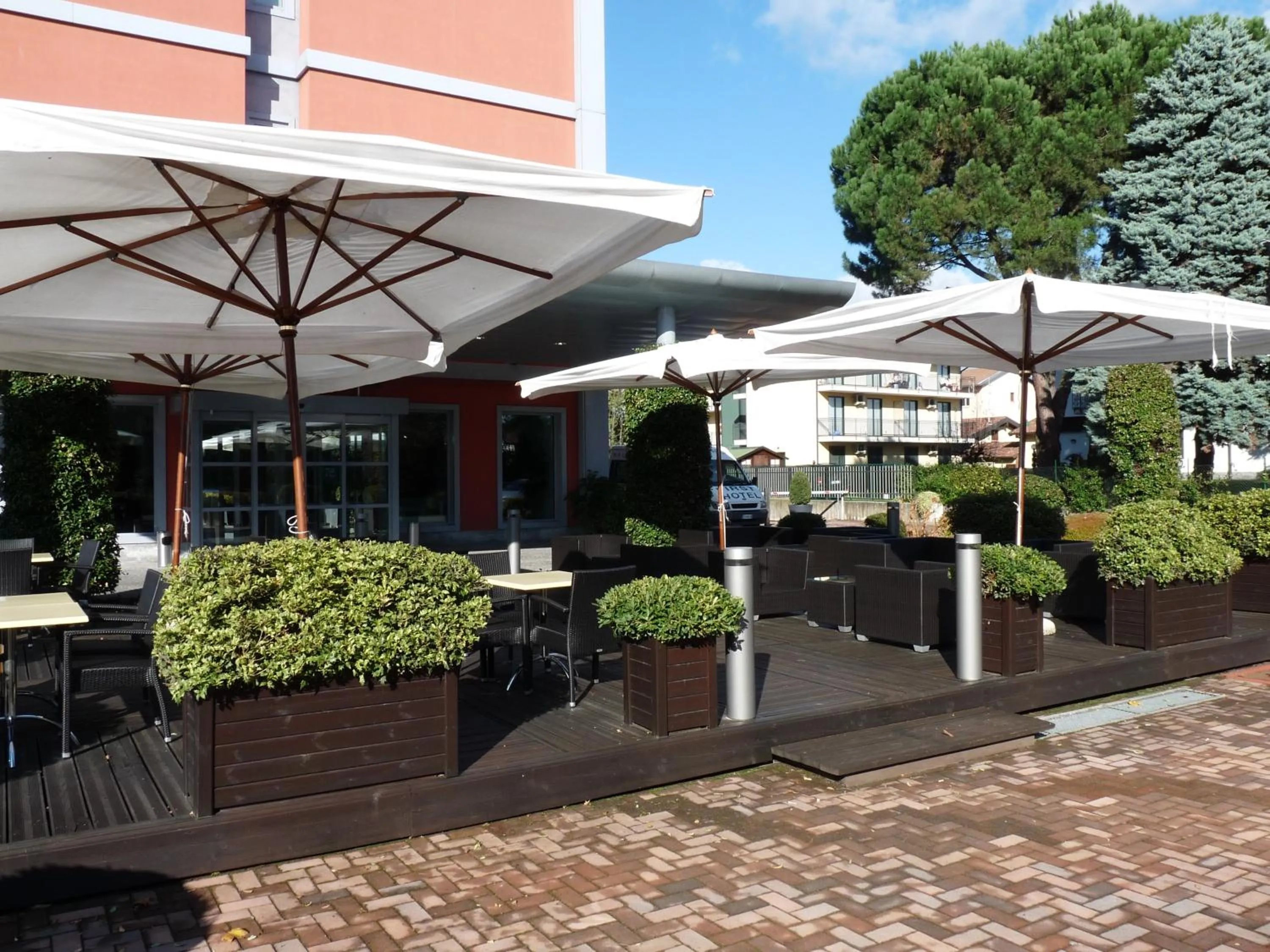 Patio in First Hotel Malpensa