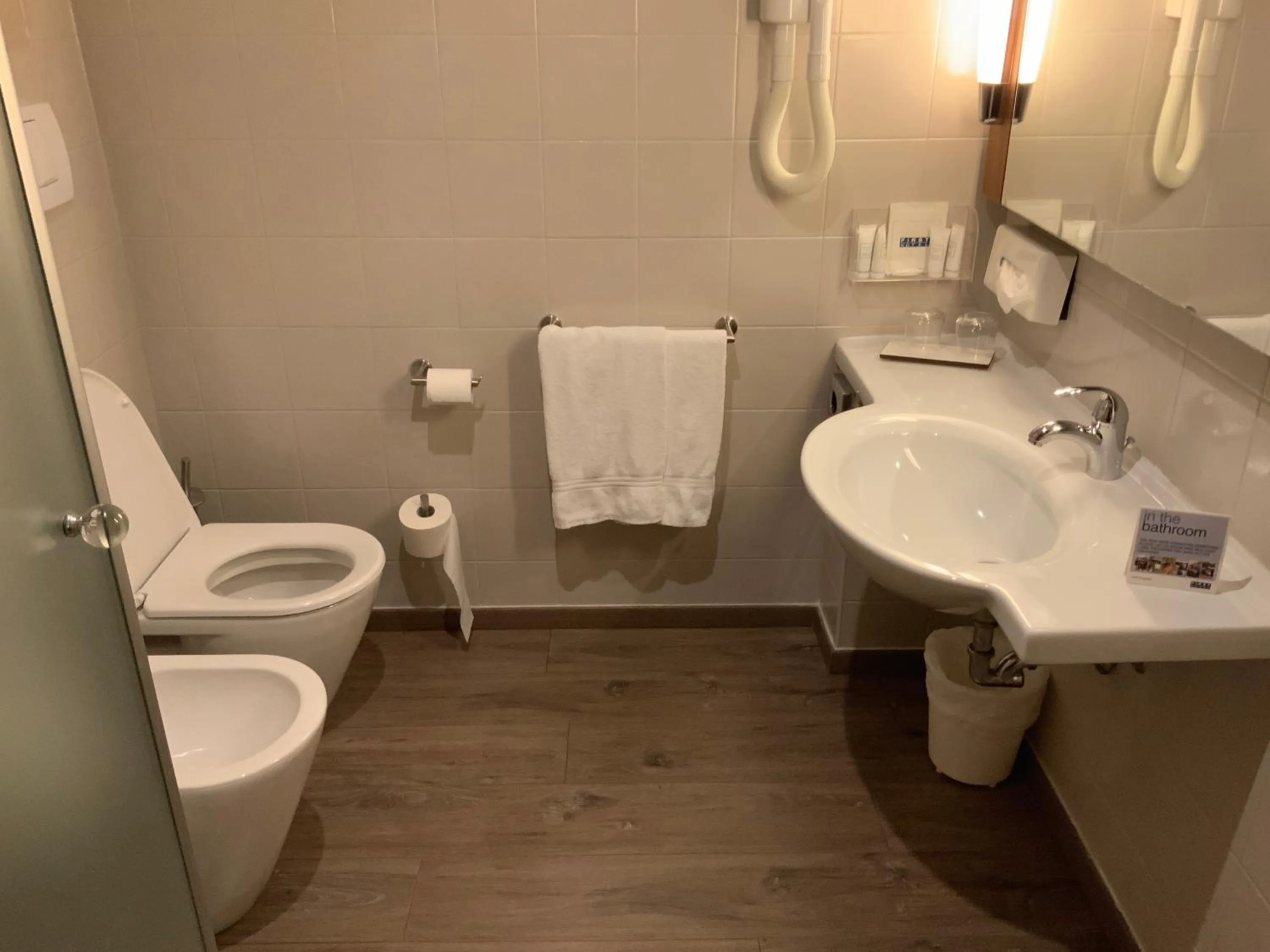 Bathroom in First Hotel Malpensa