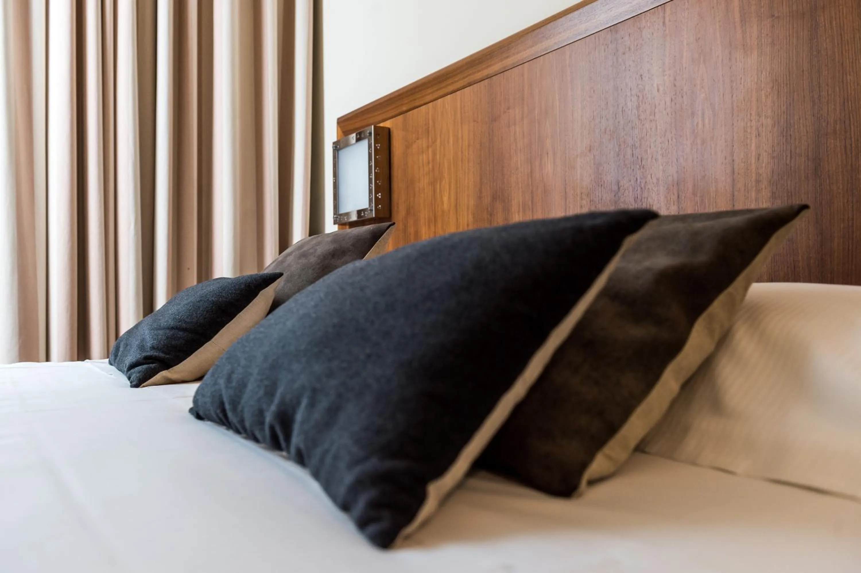 Bed in First Hotel Malpensa