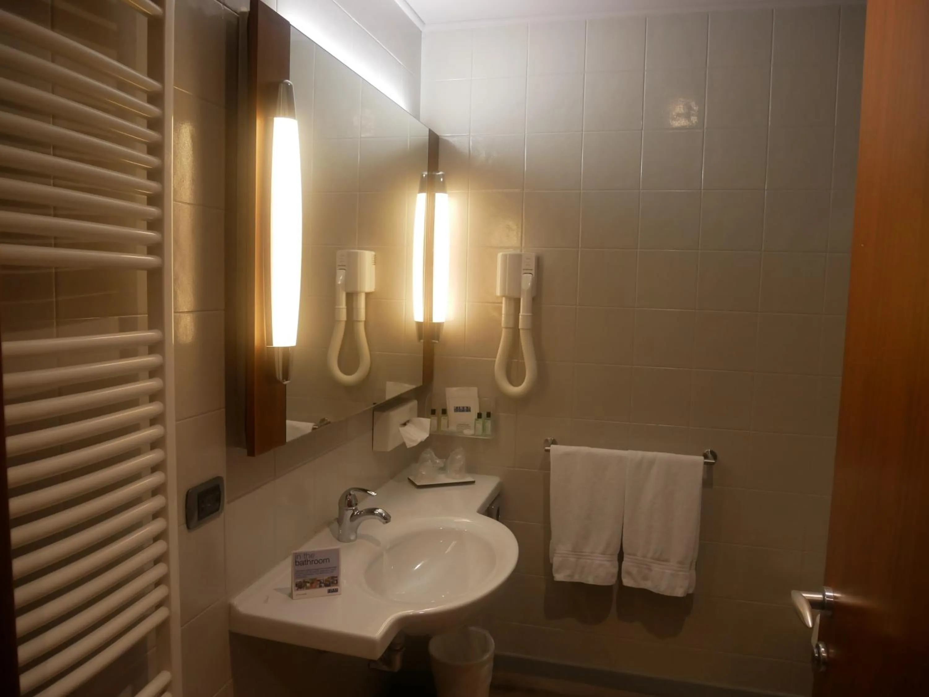 Bathroom in First Hotel Malpensa