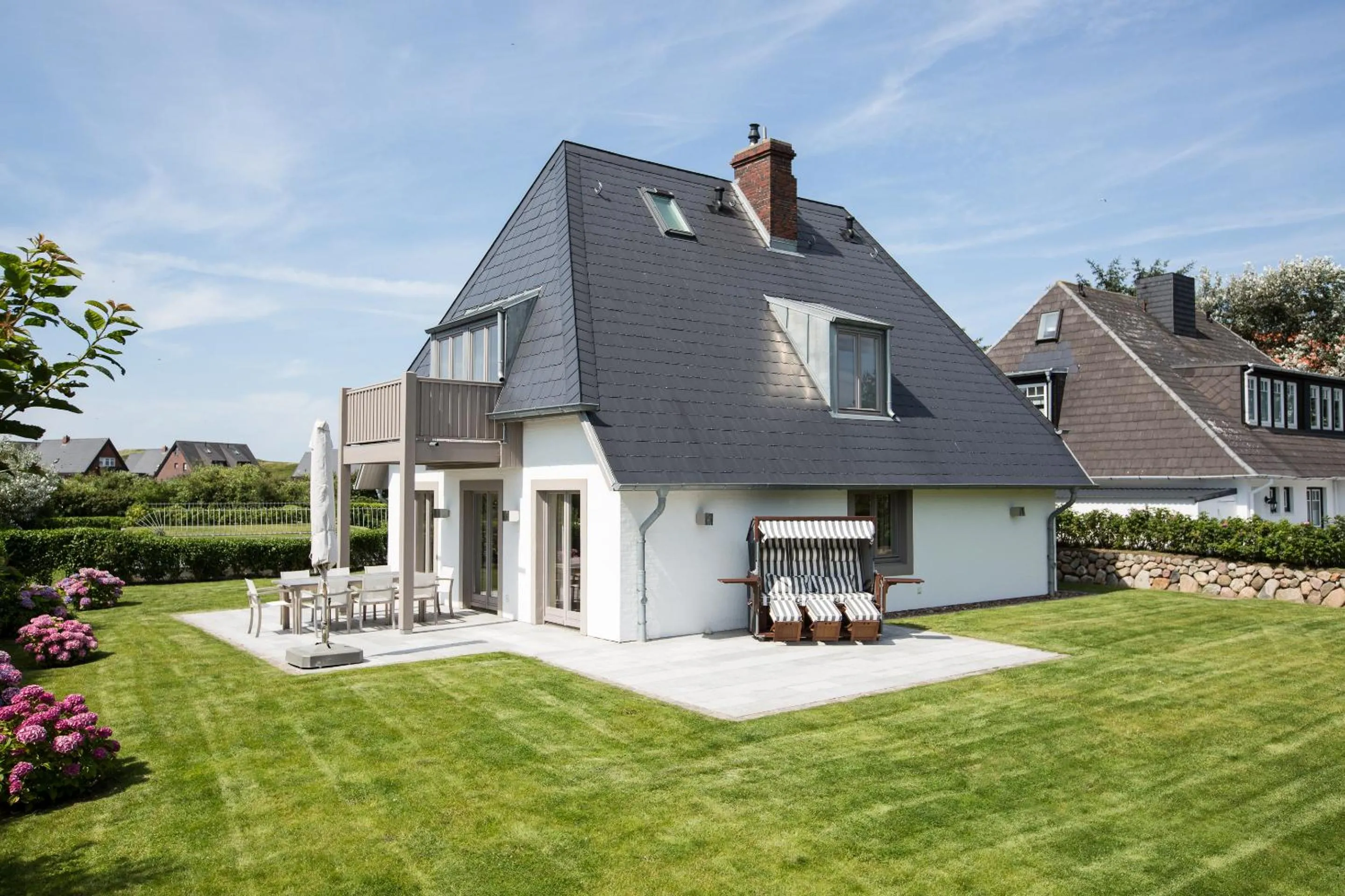 Property building in Sunset Beach House