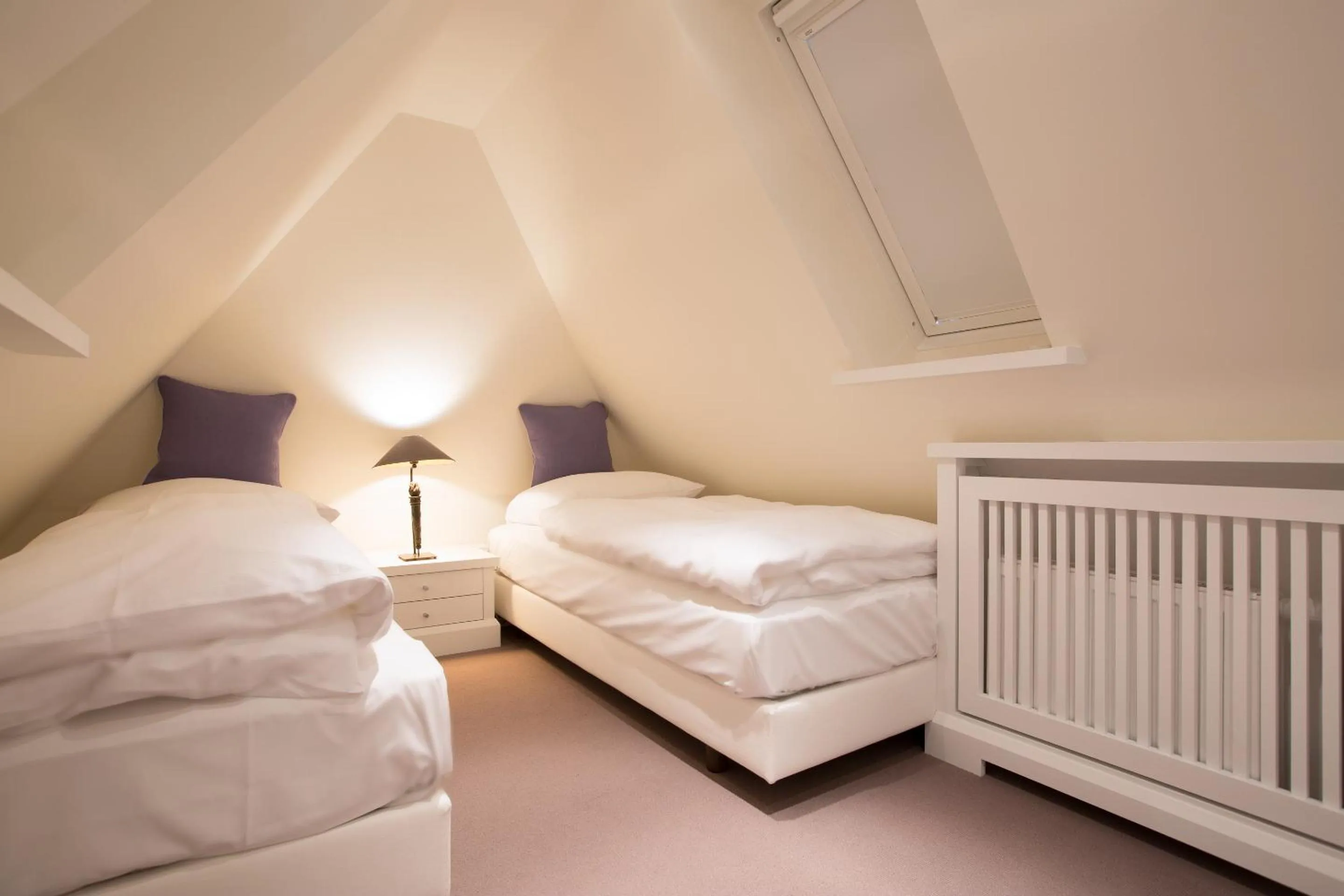 Bedroom, Bed in Sunset Beach House