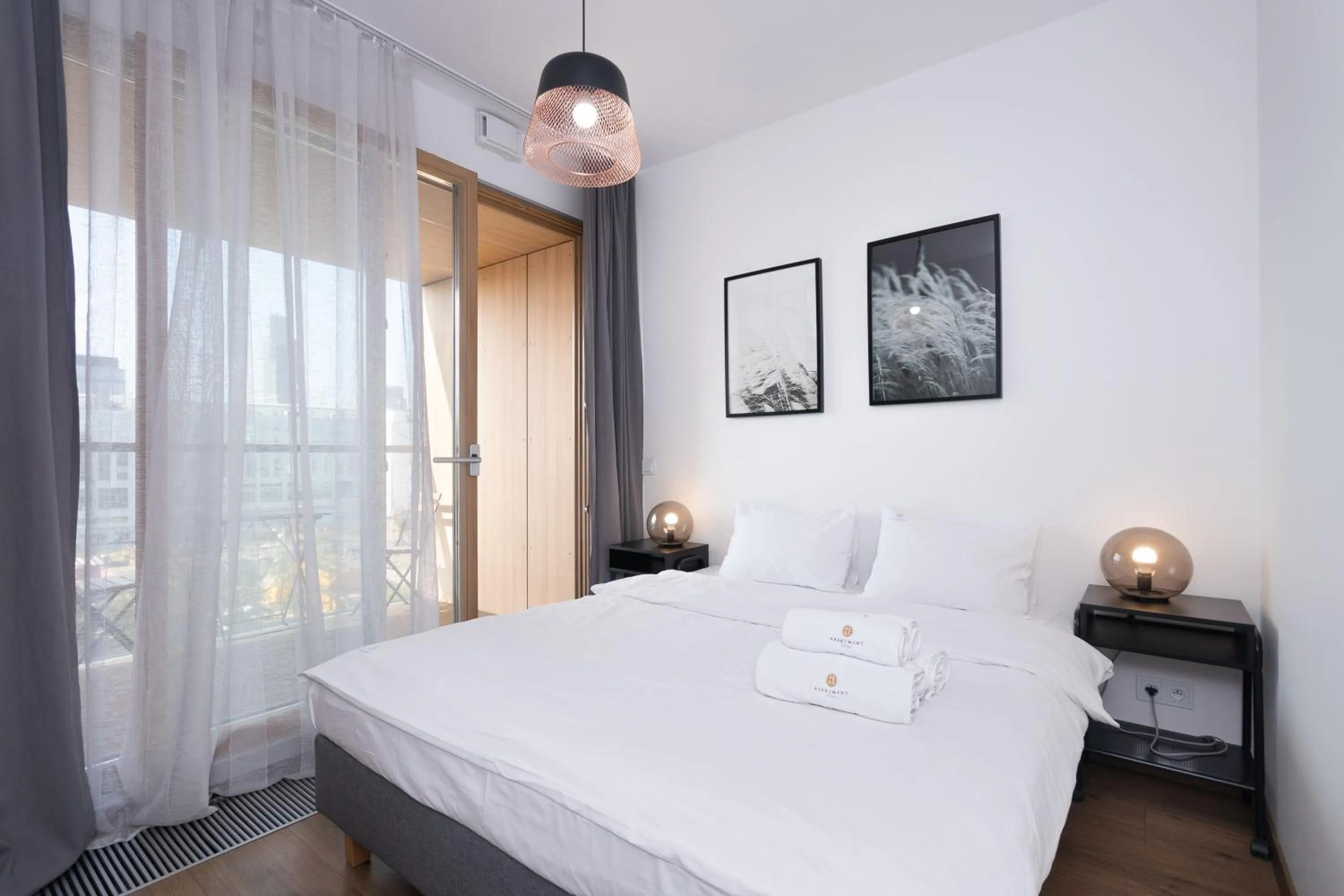 Balcony/Terrace, Bed in Kolejowa ApartHotel