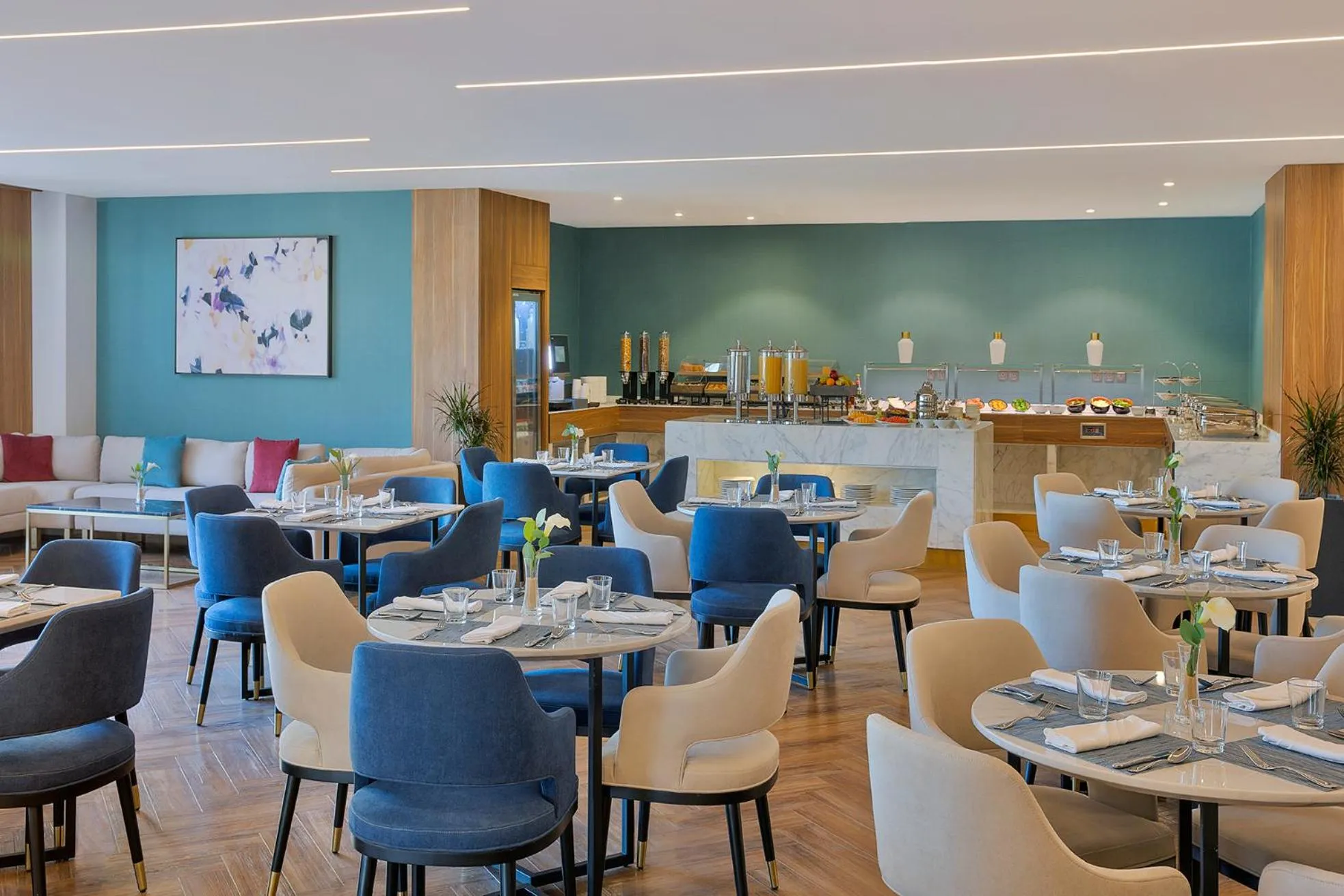 Restaurant/places to eat in Staybridge Suites - Al Khobar City by IHG