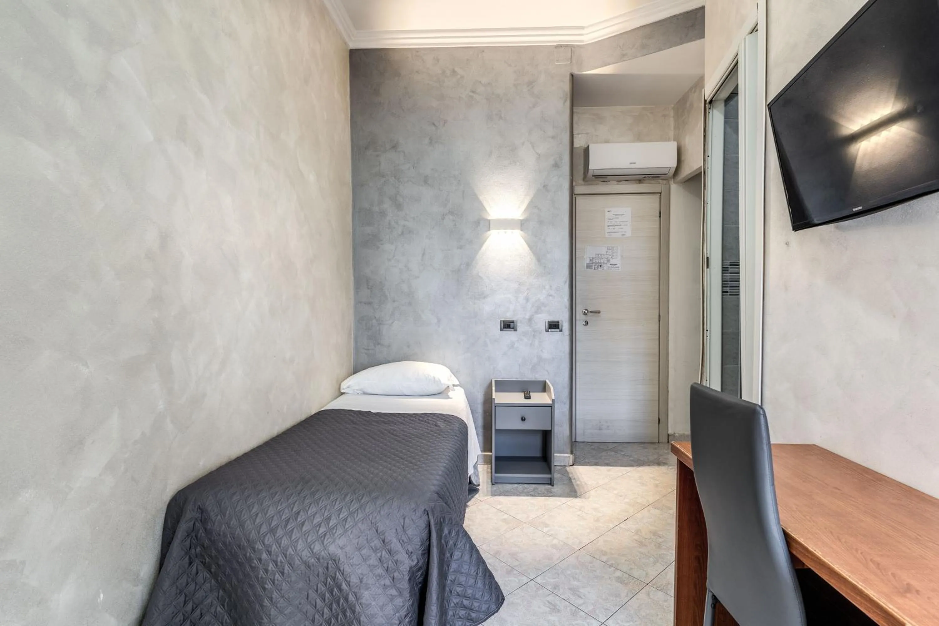 Bedroom, Bed in Hotel Family House