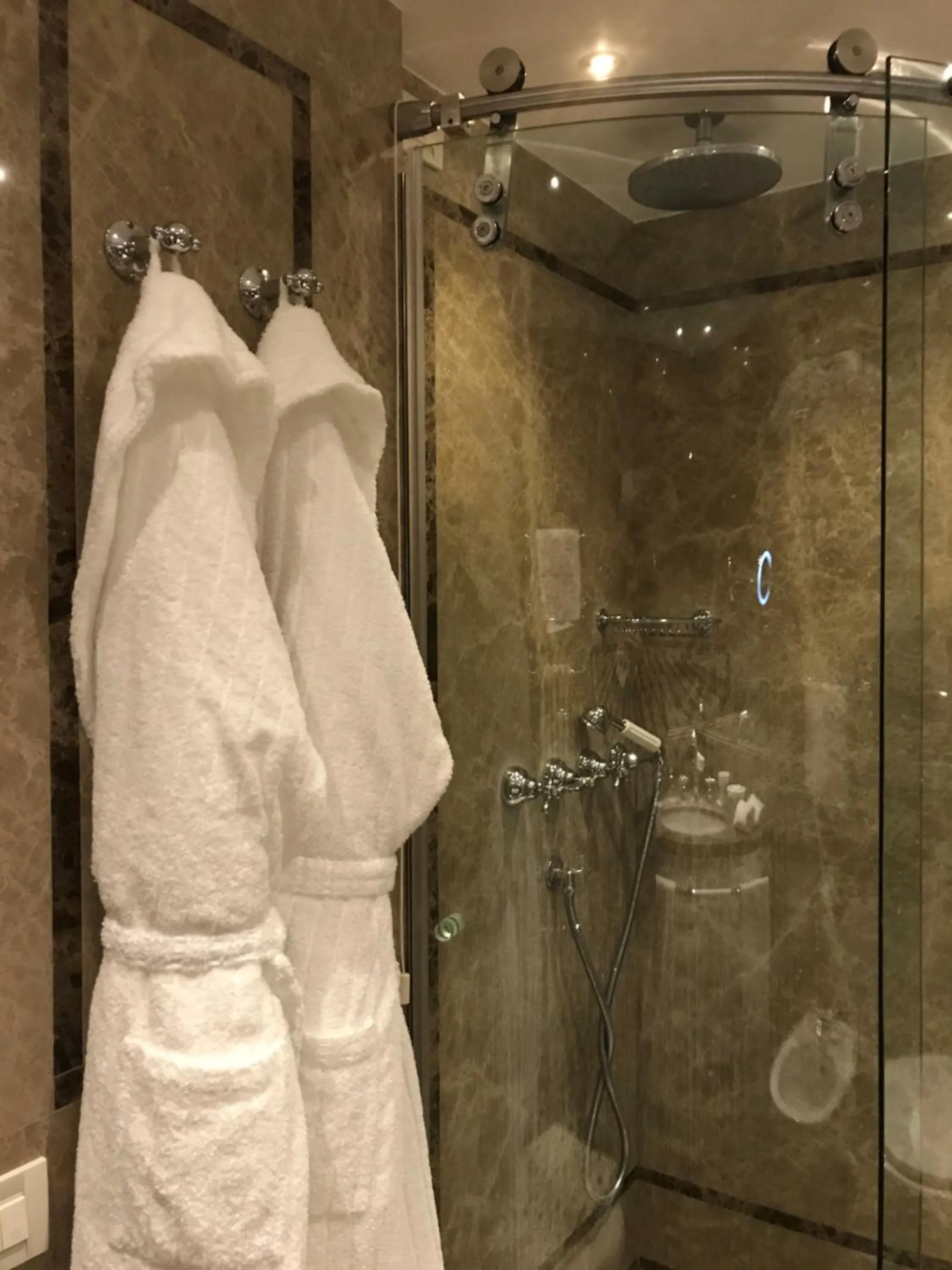 Shower in Canaletto Luxury Suites - San Marco Luxury