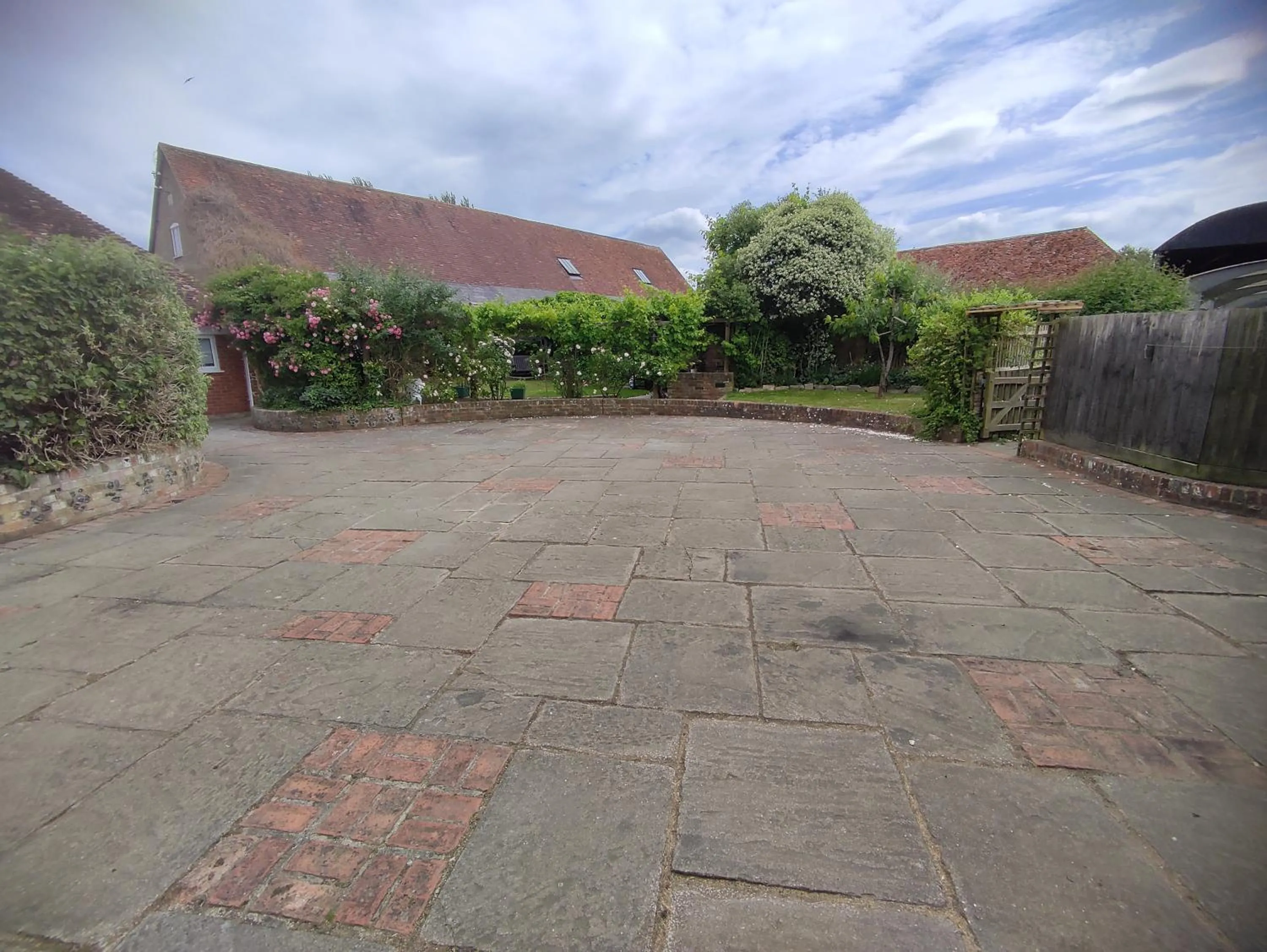 Garden in The Cheesehouse - Seven ensuite bedrooms