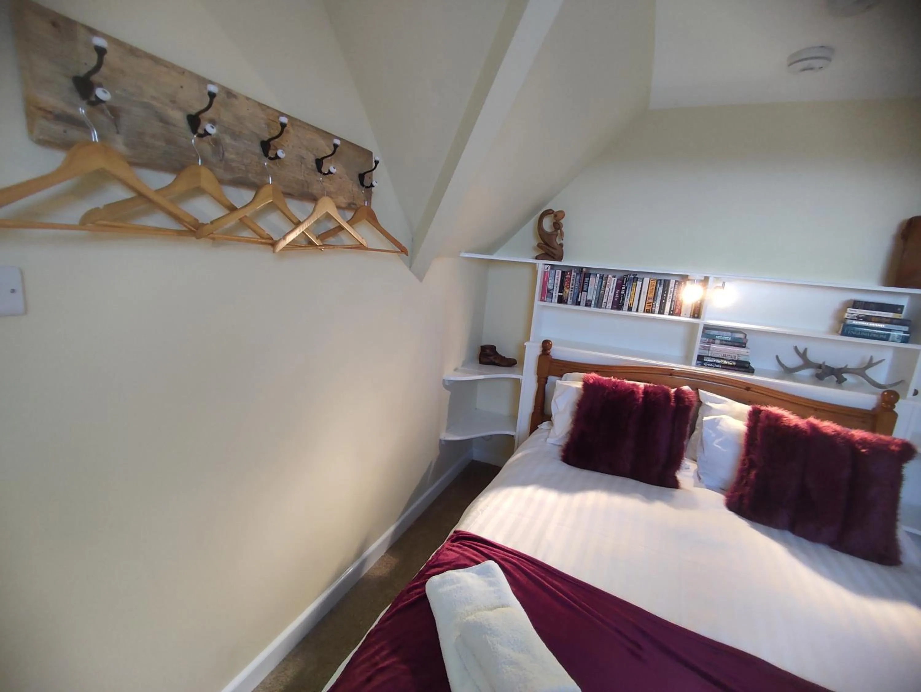Bedroom, Bed in The Cheesehouse - Seven ensuite bedrooms