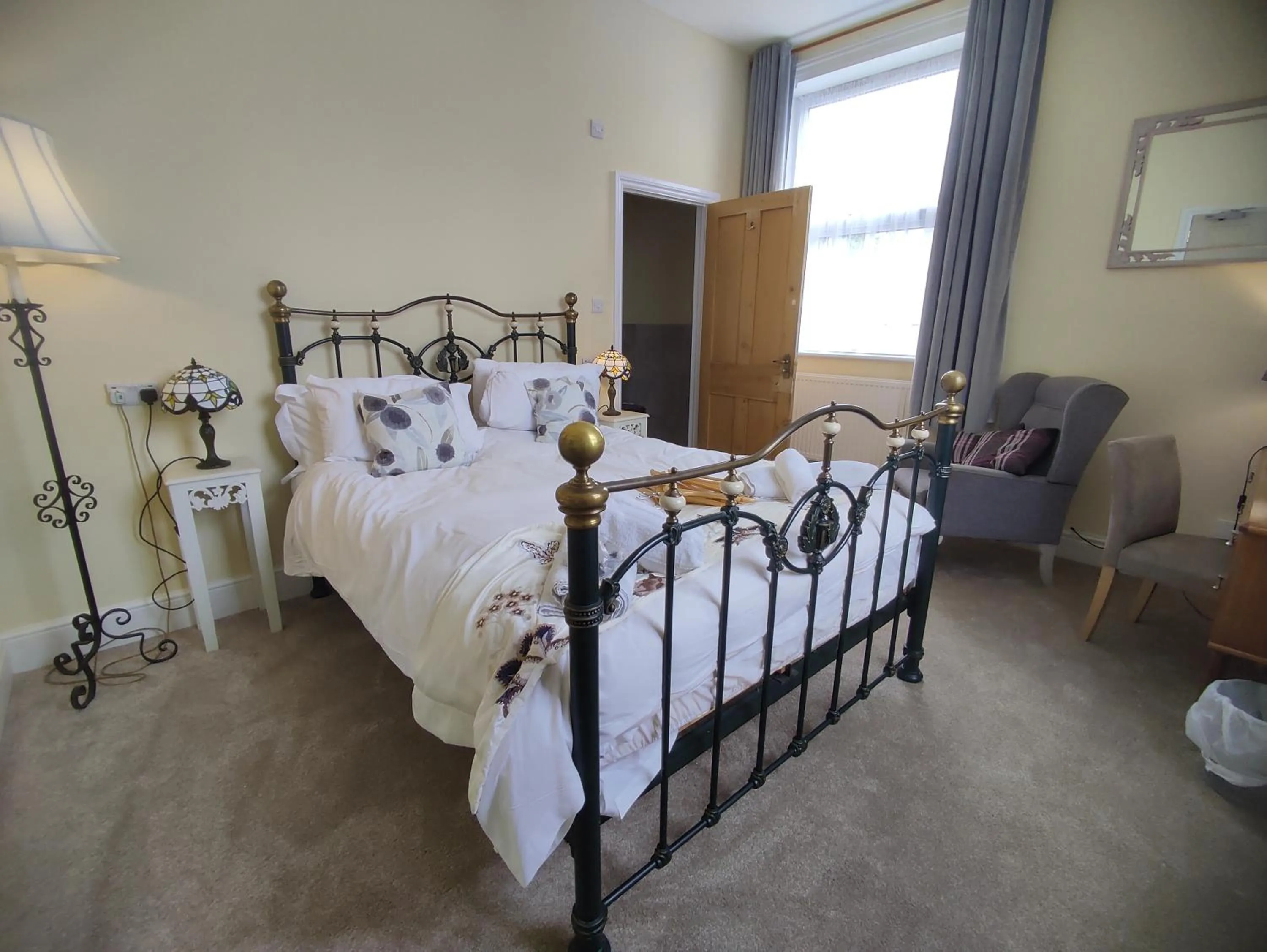 Bedroom, Bed in The Cheesehouse - Seven ensuite bedrooms